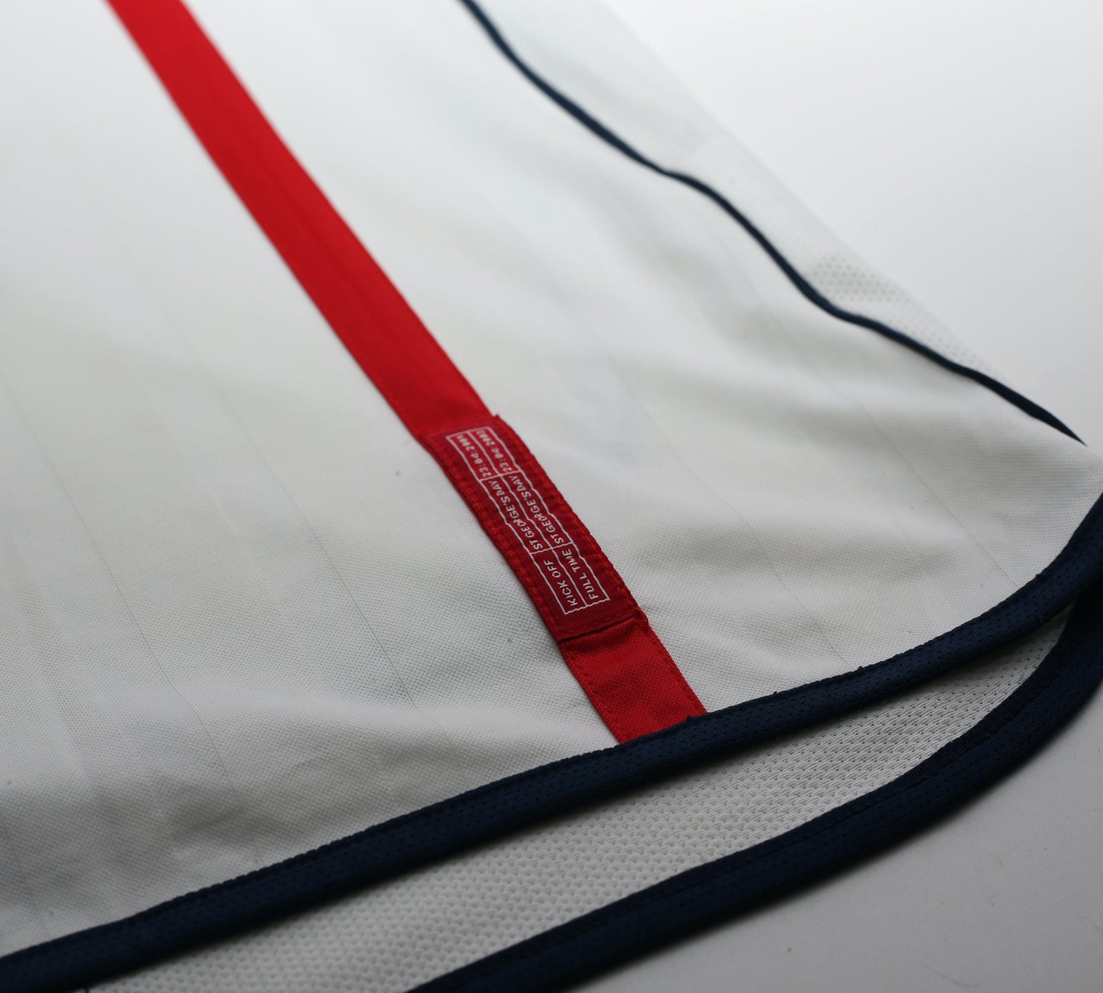 2001/03 BECKHAM #7 England Vintage Umbro Home Football Shirt (S)