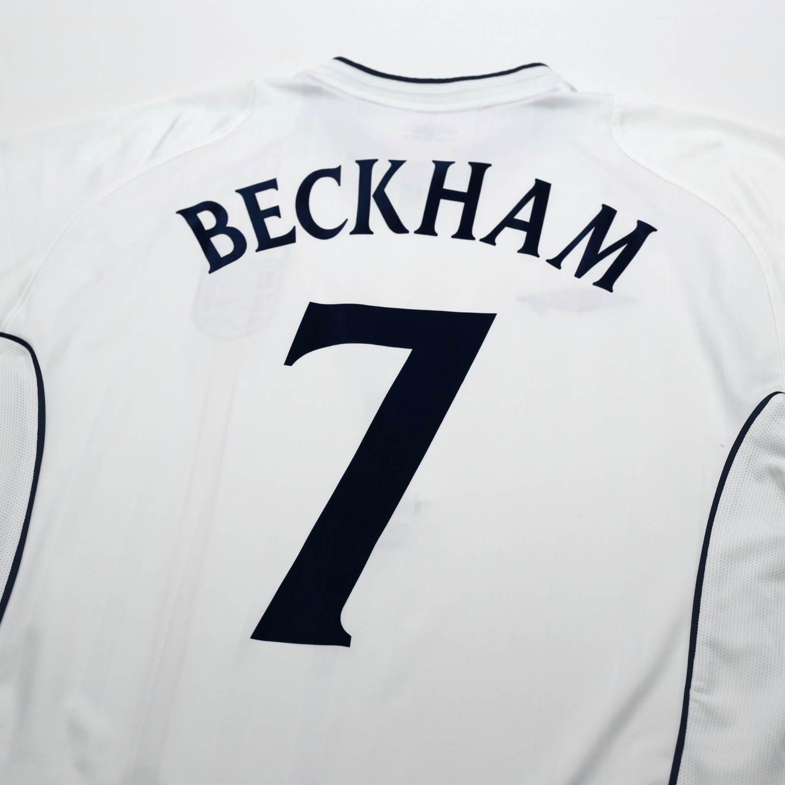 2001/03 Beckham #7 England Vintage Umbro Home Greece Football Shirt (L)