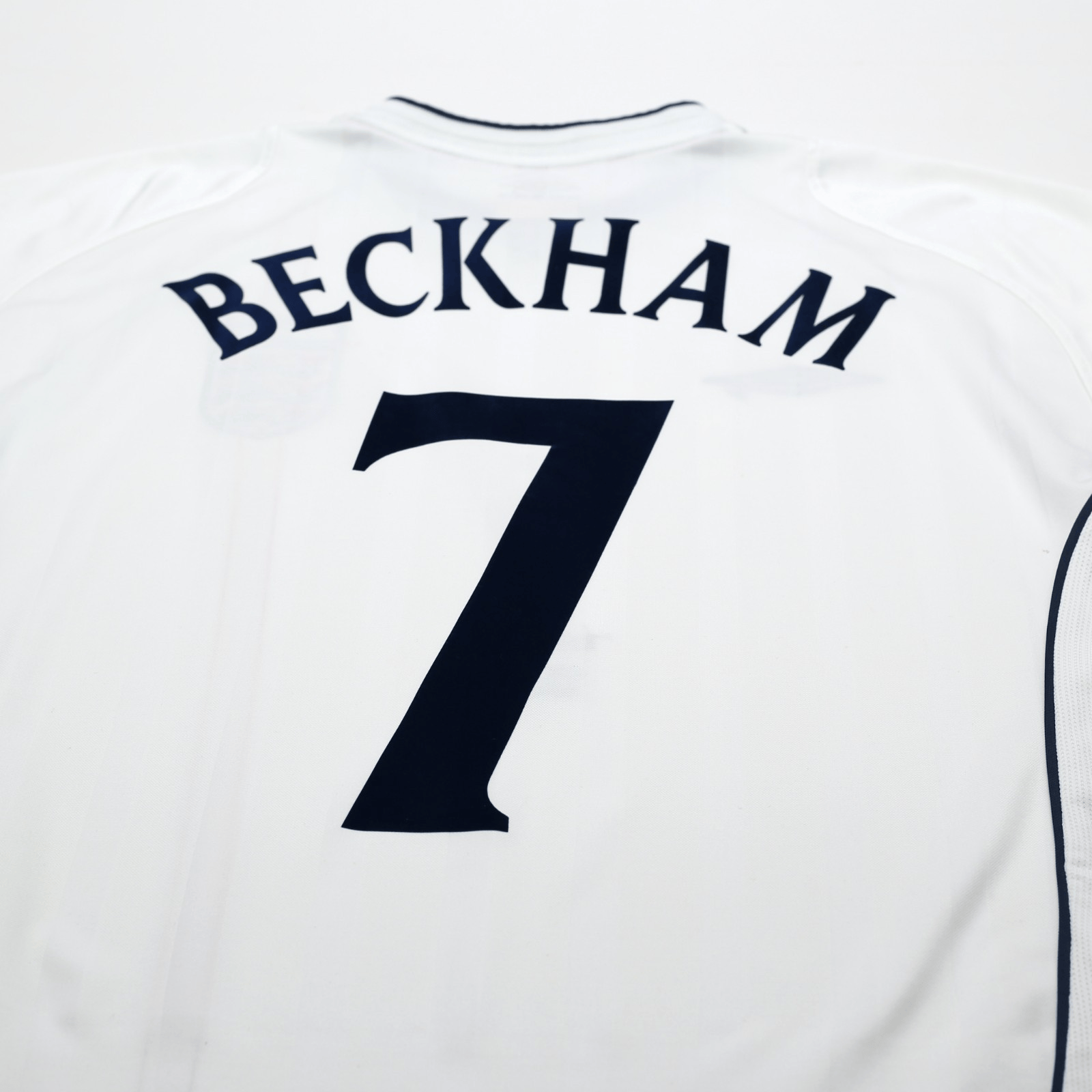 2001/03 Beckham #7 England Vintage Umbro Home Greece Football Shirt (L)