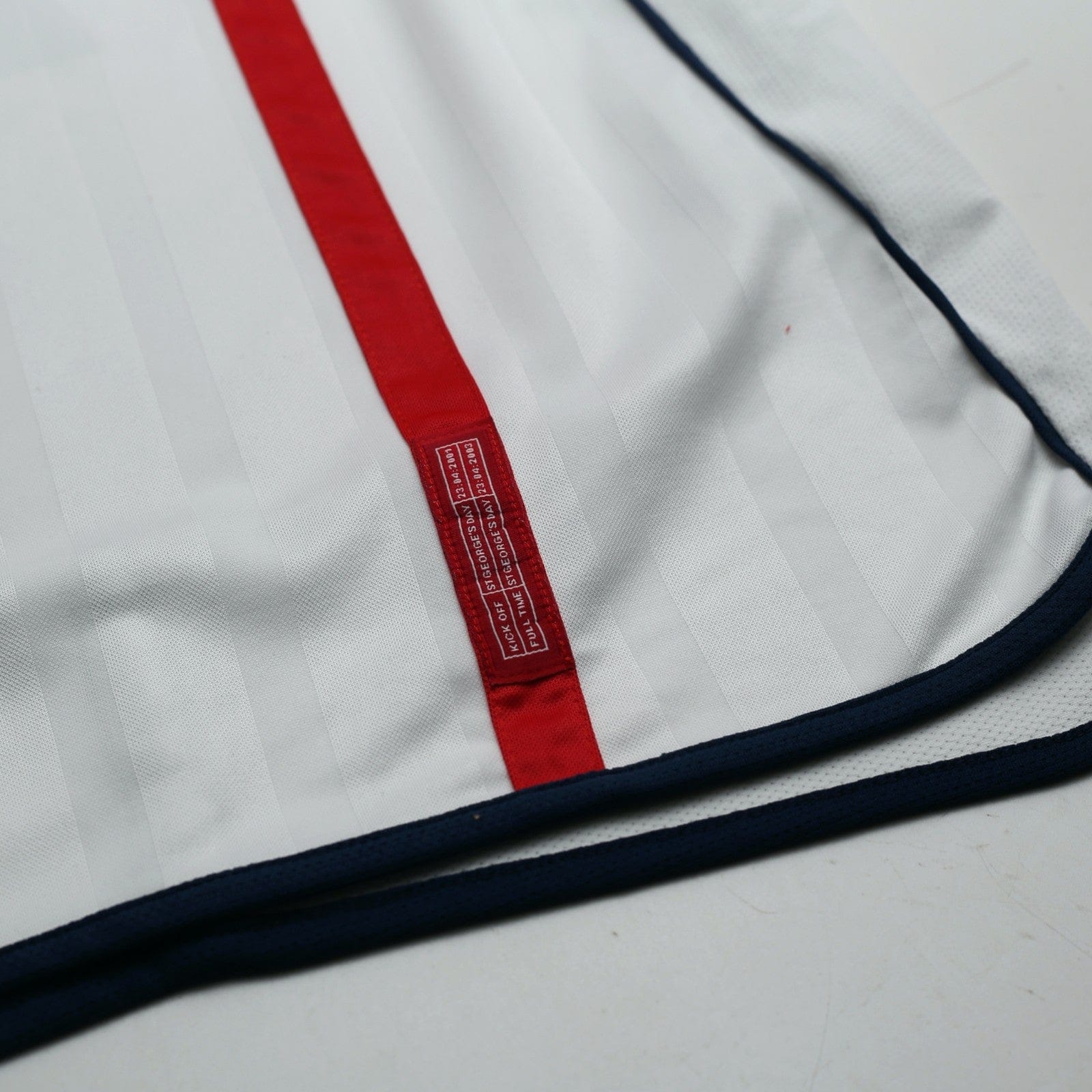 2001/03 Beckham #7 England Vintage Umbro Home Greece Football Shirt (M)