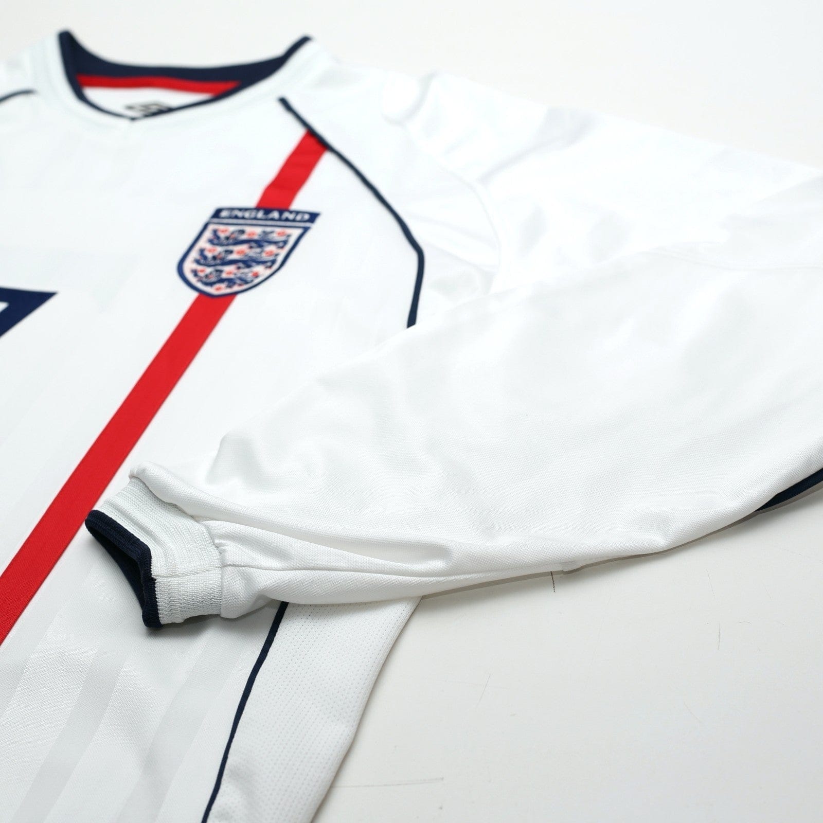 2001/03 Beckham #7 England Vintage Umbro L/S Home Greece Football Shirt (L)
