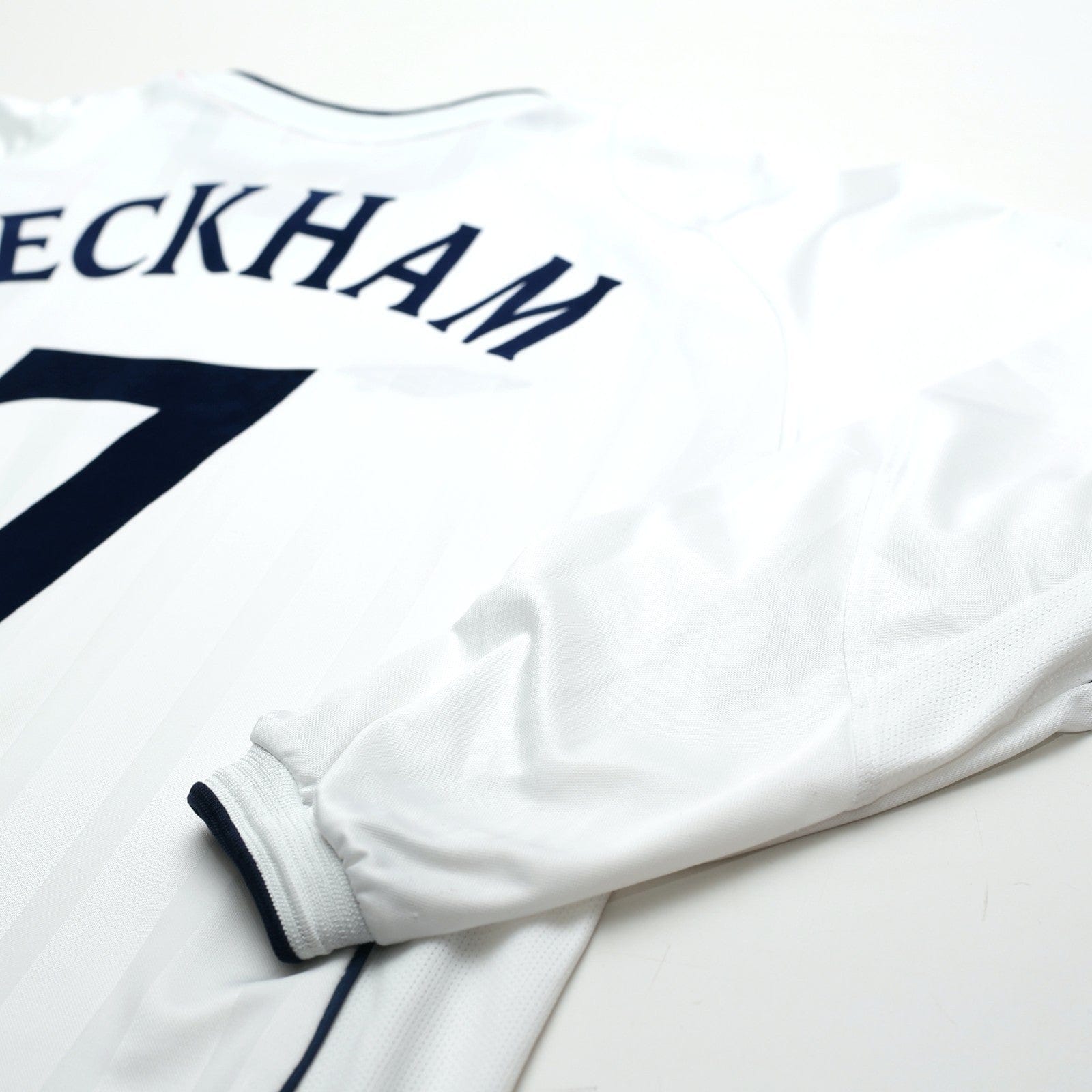 2001/03 Beckham #7 England Vintage Umbro L/S Home Greece Football Shirt (L)