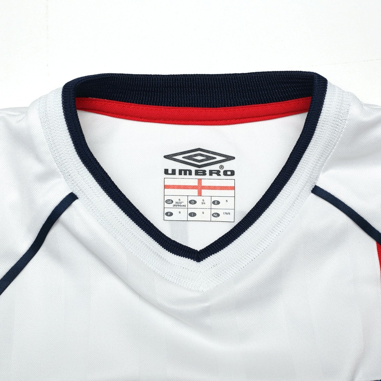 2001/03 Beckham #7 England Vintage Umbro L/S Home Greece Football Shirt (S)