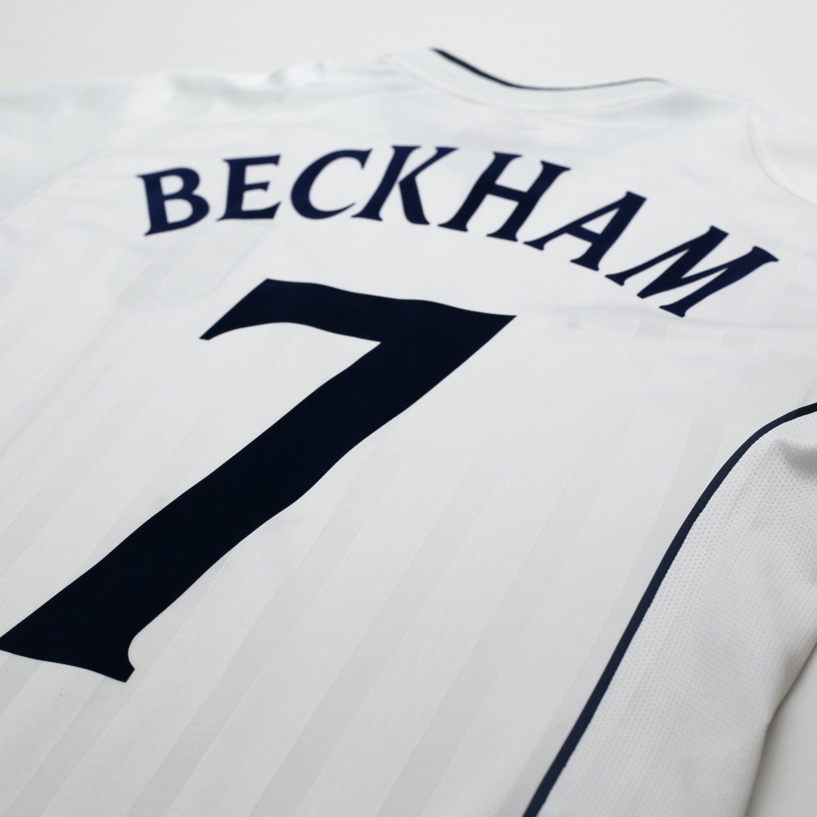 2001/03 Beckham #7 England Vintage Umbro L/S Home Greece Football Shirt (S)