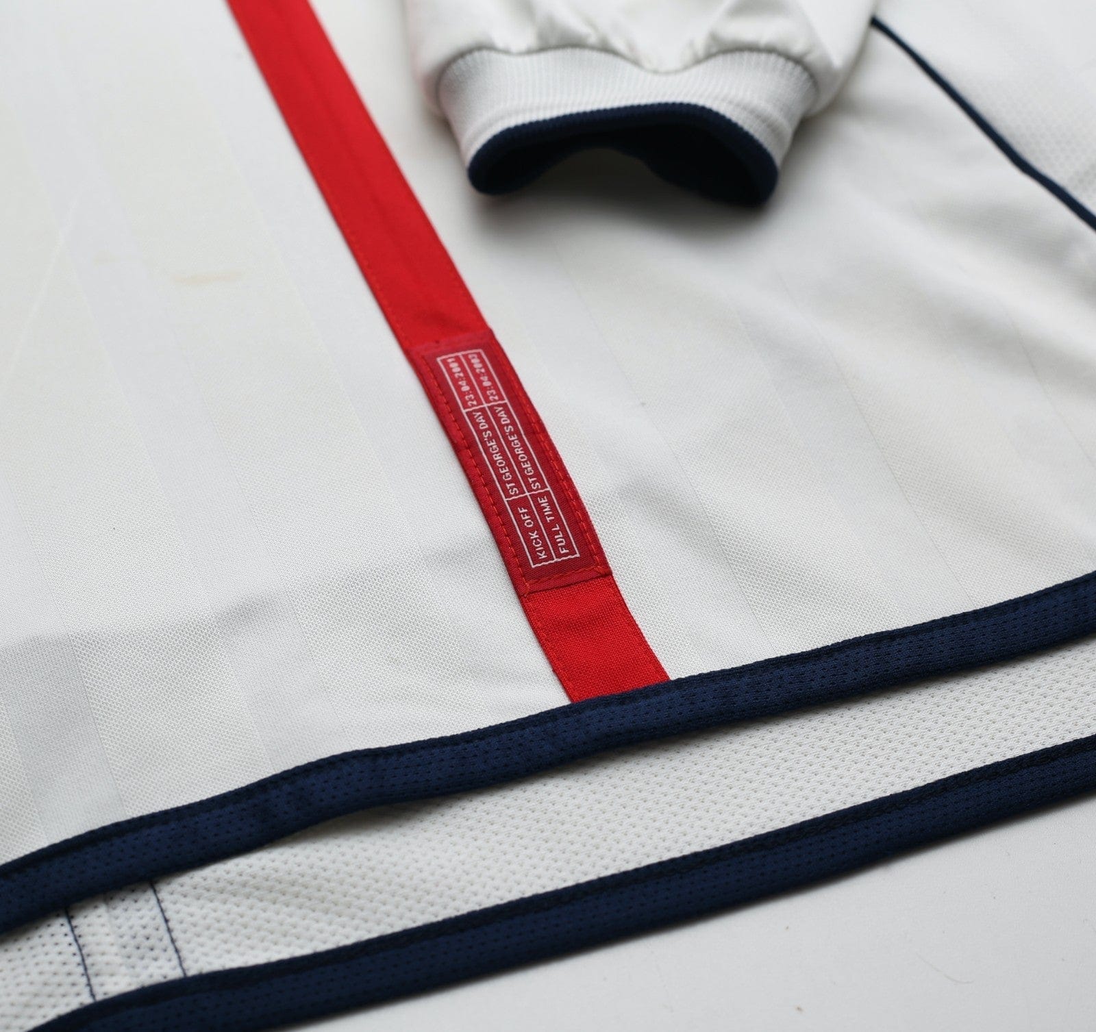 2001/03 BECKHAM #7 England Vintage Umbro LS Home Greece Football Shirt (L) 2002