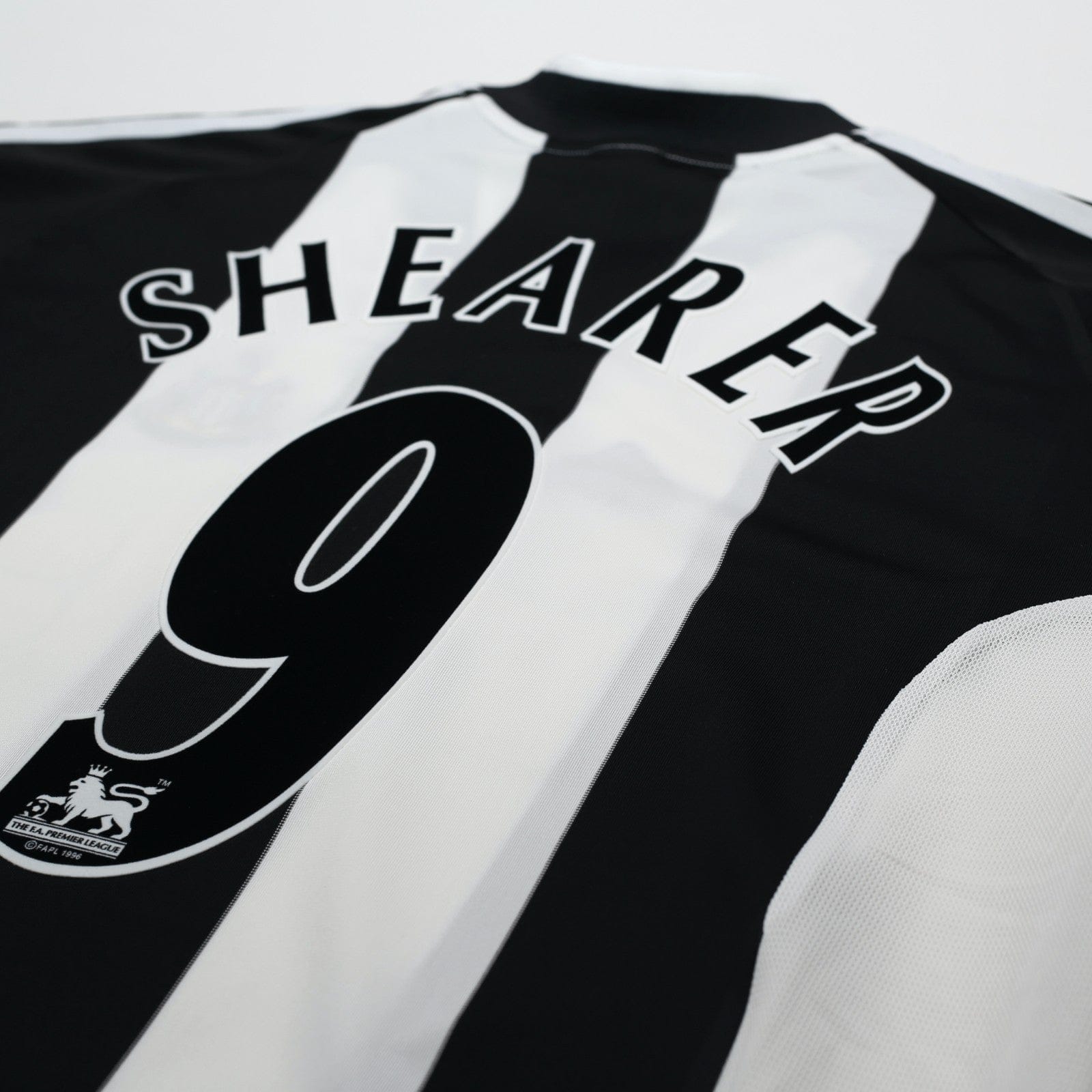 2001/03 Shearer #9 Newcastle United Vintage adidas Home Football Shirt (XL)