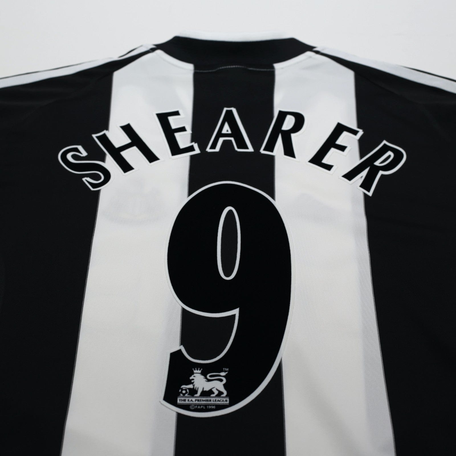 2001/03 Shearer #9 Newcastle United Vintage adidas Home Football Shirt (XL)
