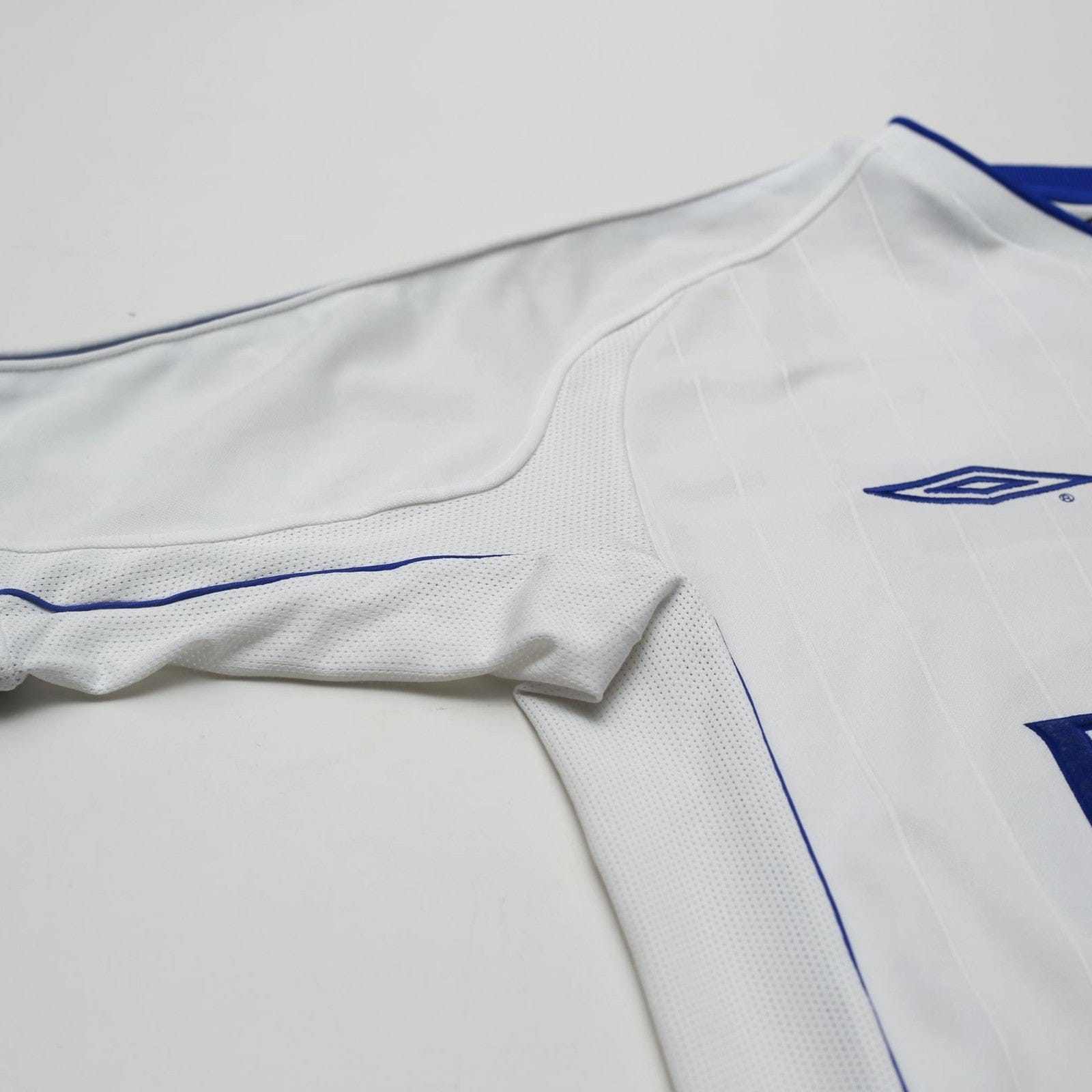 2001/03 Zola #25 Chelsea Vintage Umbro Away Football Shirt (M)