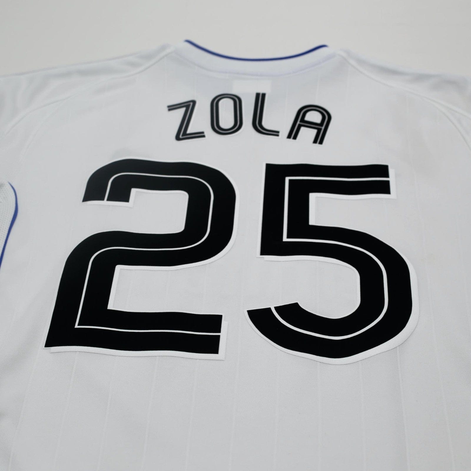 2001/03 Zola #25 Chelsea Vintage Umbro Away Football Shirt (M)