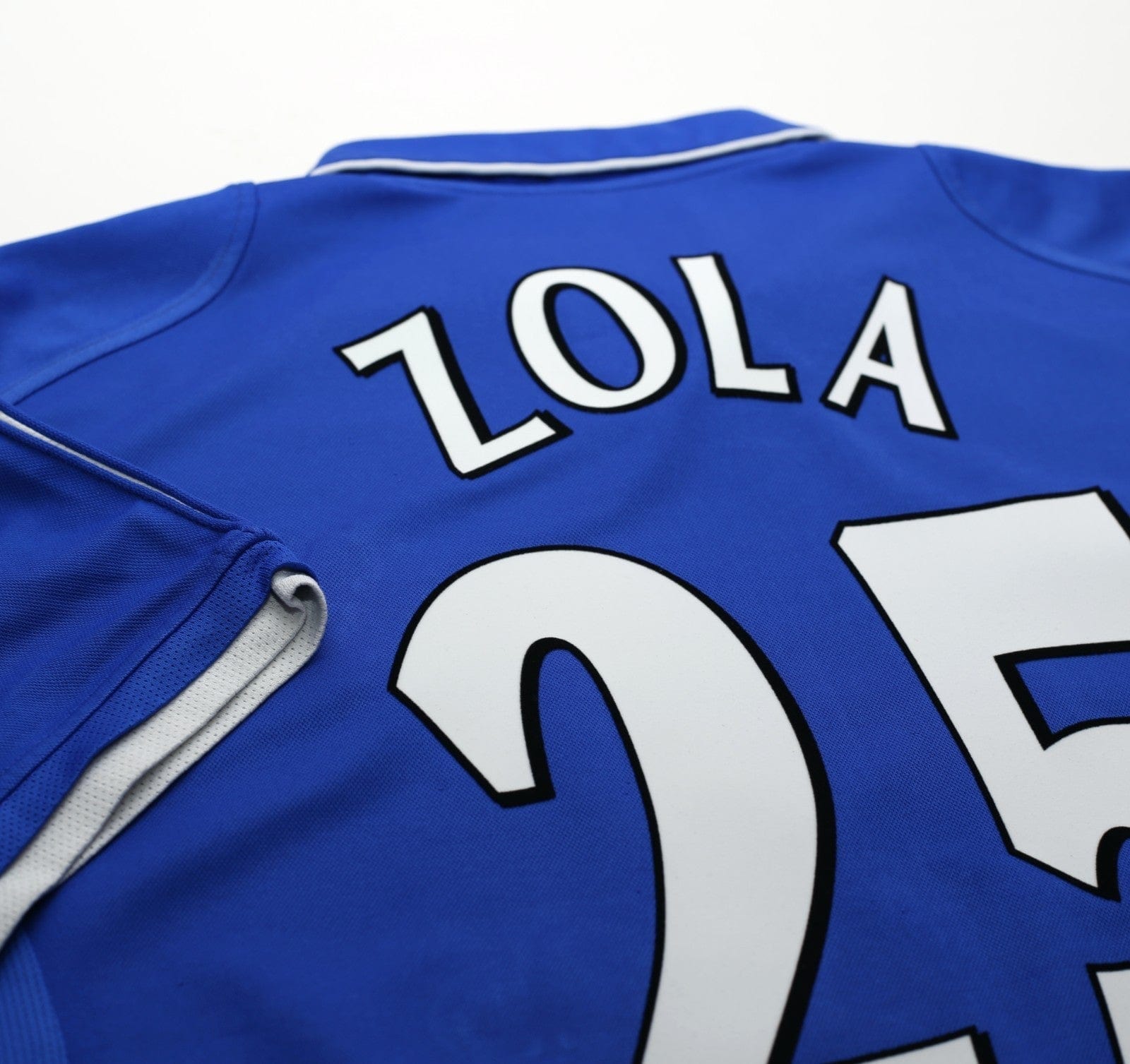2001/03 ZOLA #25 Chelsea Vintage Umbro Home Football Shirt (M)