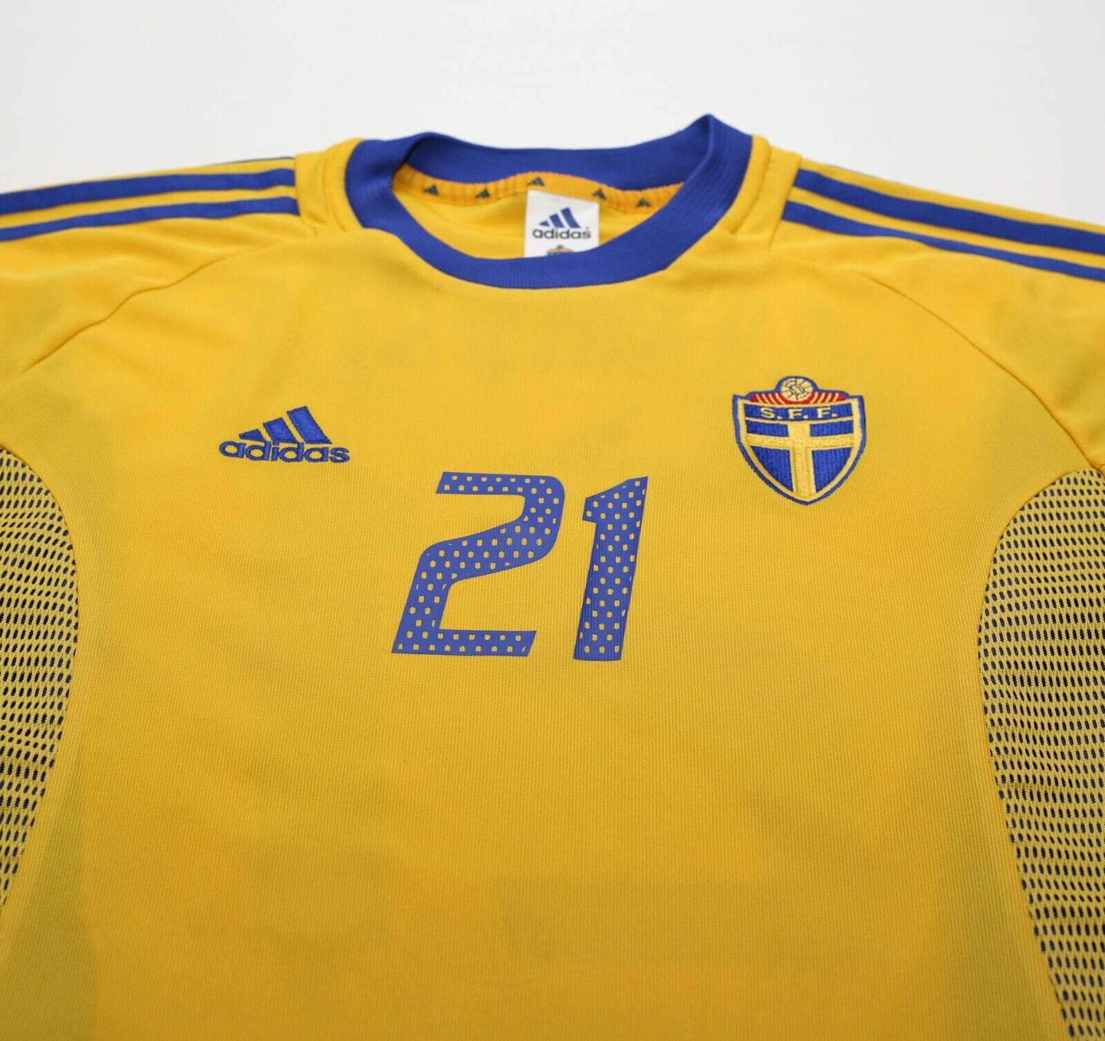 2002/03 IBRAHIMOVIC #21 Sweden Vintage adidas WC 02 Home Football Shirt (XL)