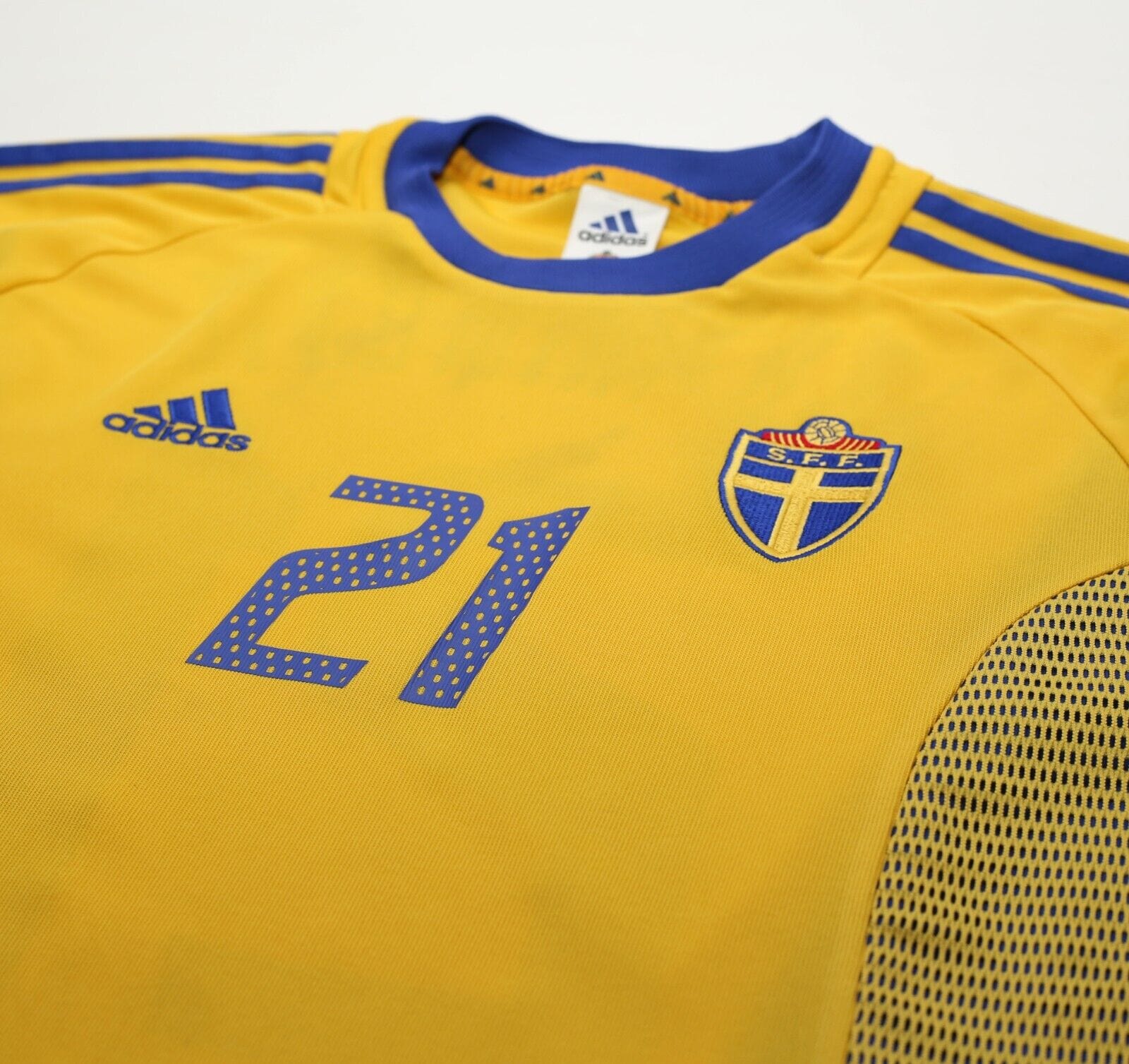 2002/03 IBRAHIMOVIC #21 Sweden Vintage adidas WC 02 Home Football Shirt (XL)