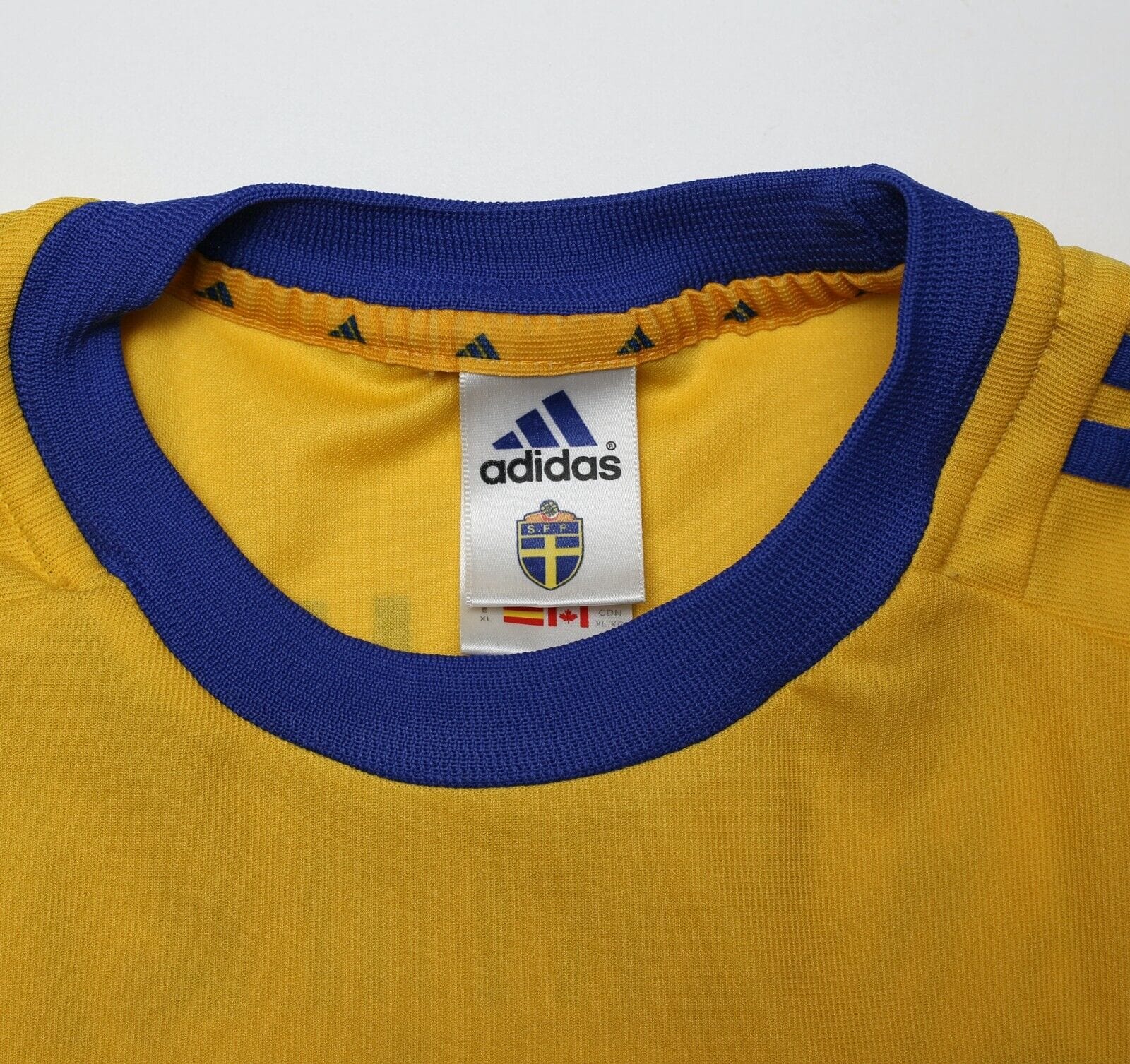 2002/03 IBRAHIMOVIC #21 Sweden Vintage adidas WC 02 Home Football Shirt (XL)