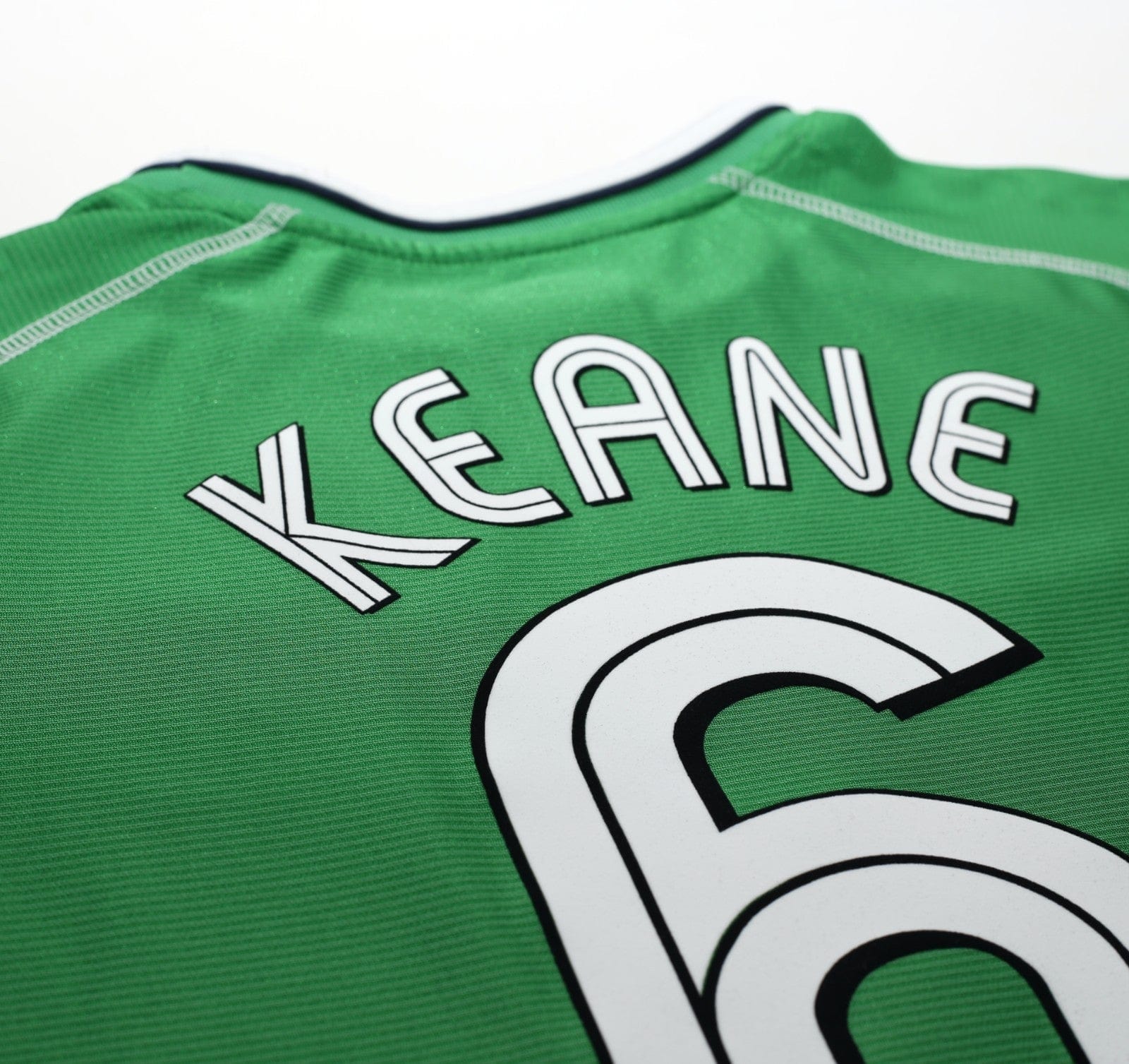 2002/03 KEANE #6 Ireland Vintage Umbro Home Football Shirt (L)