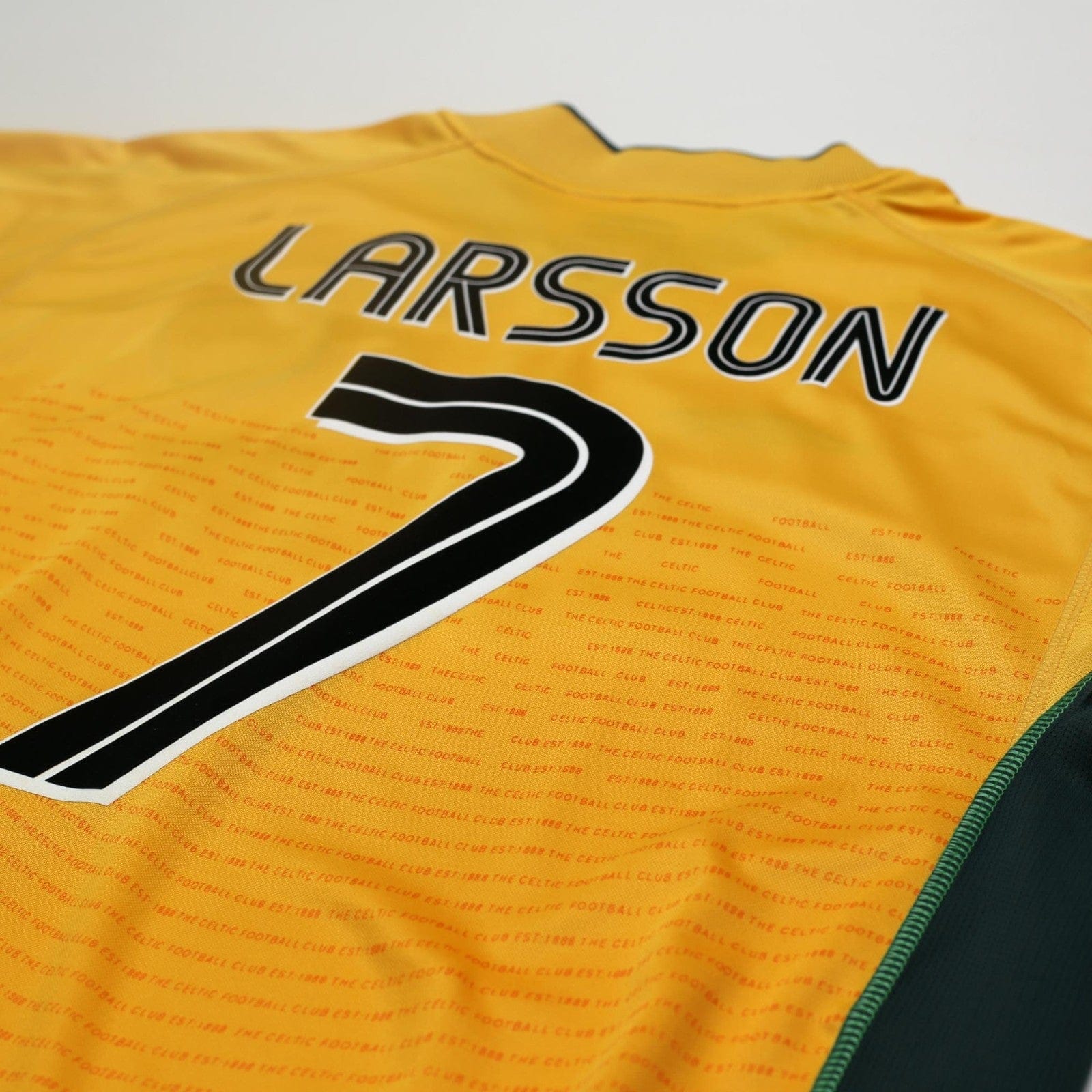 2002/03 Larsson #7 Celtic Vintage Umbro Away Football Shirt (L)