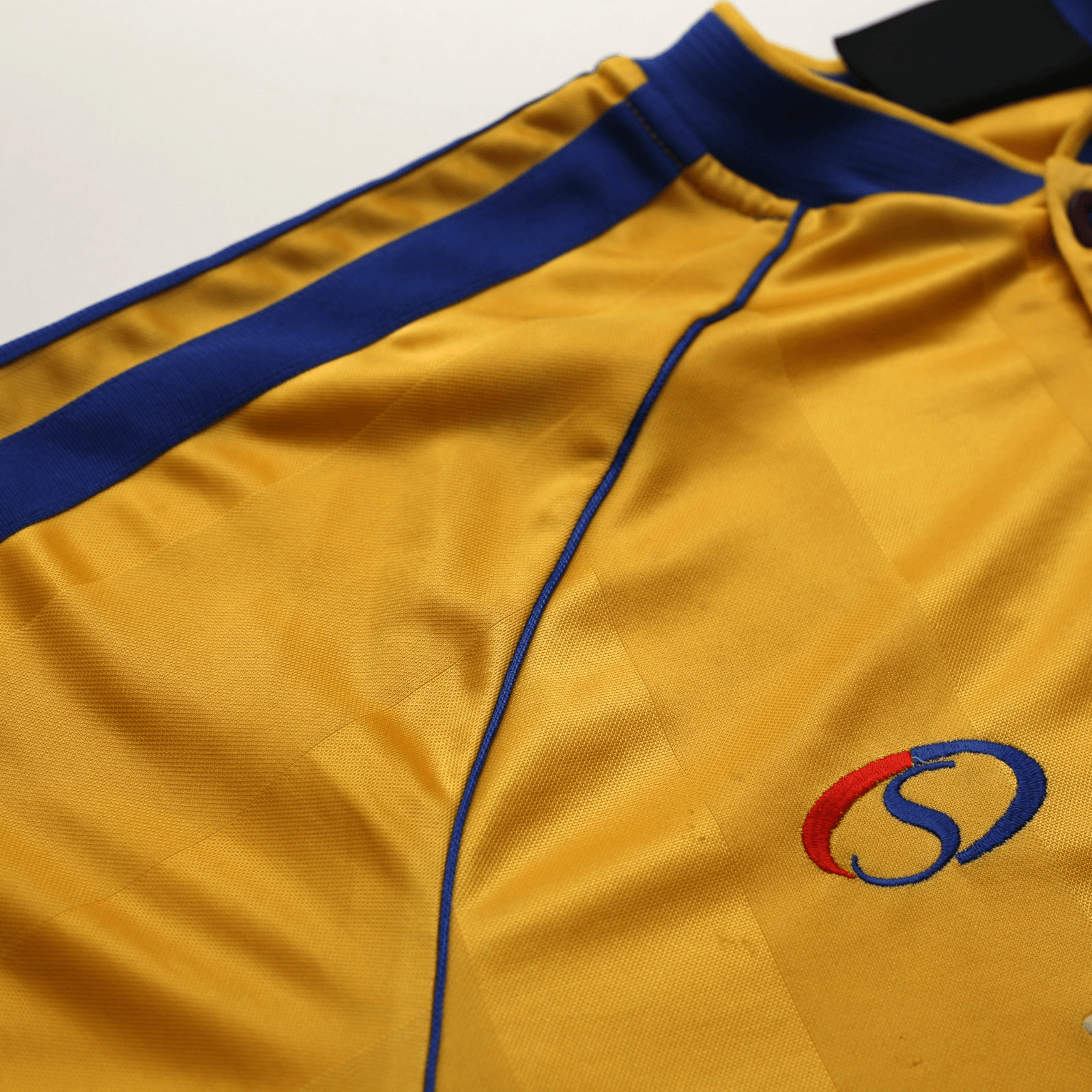 2002/04 Beattie #9 Southampton Vintage Saints Away Football Shirt (M)