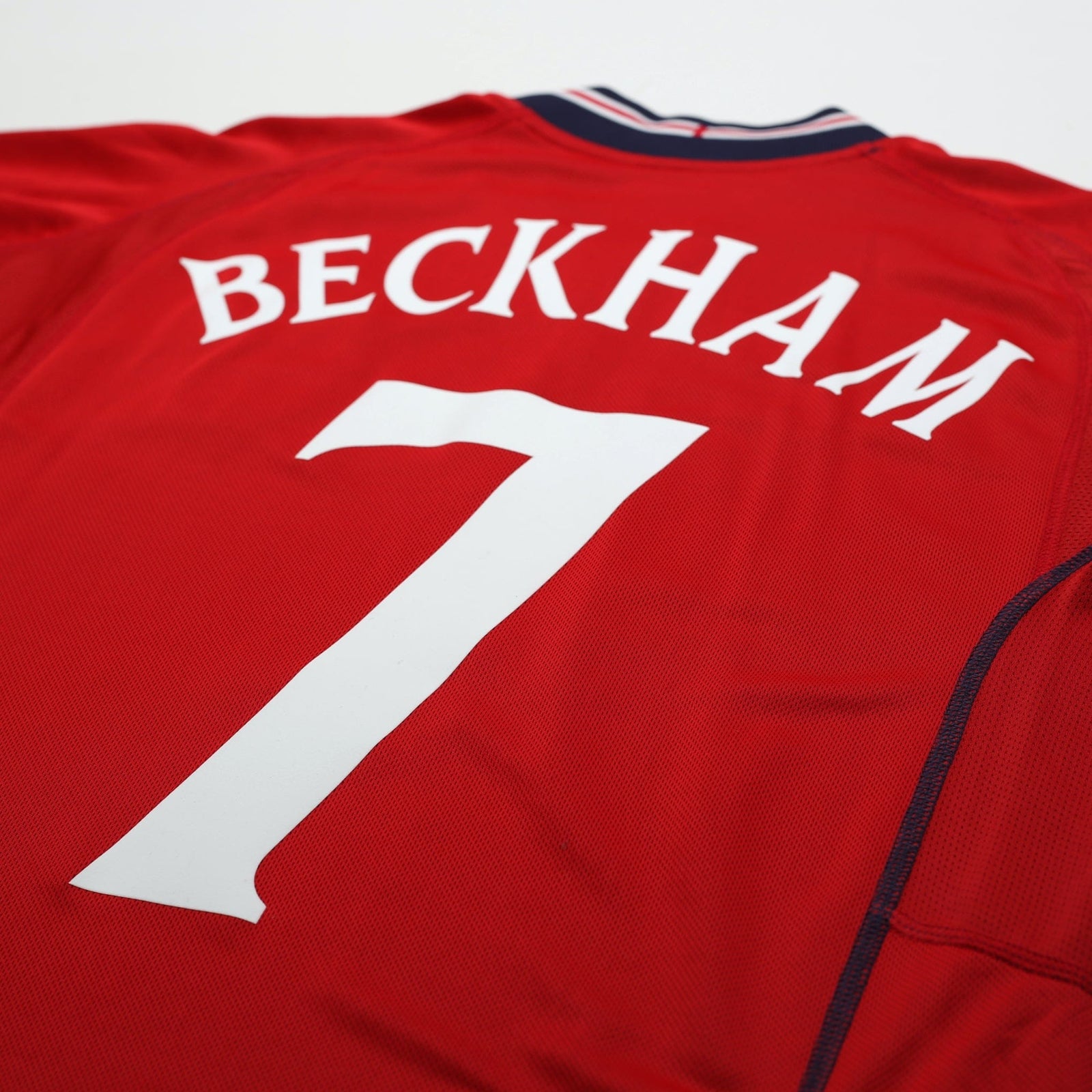 2002/04 BECKHAM #7 England Vintage Umbro Away Football Shirt (S) Argentina WC