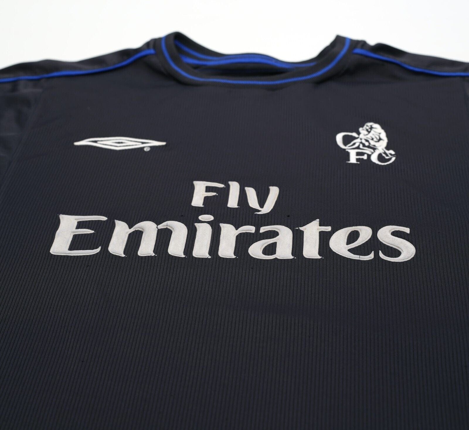 2002/04 CHELSEA Vintage Umbro Away Football Shirt (L)