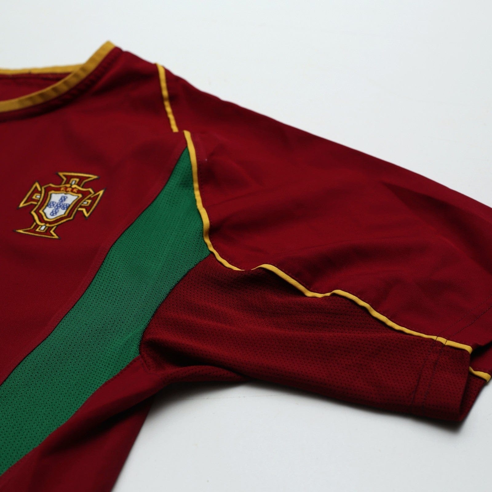 2002/04 Figo #7 Portugal Vintage Nike Home Football Shirt (S)