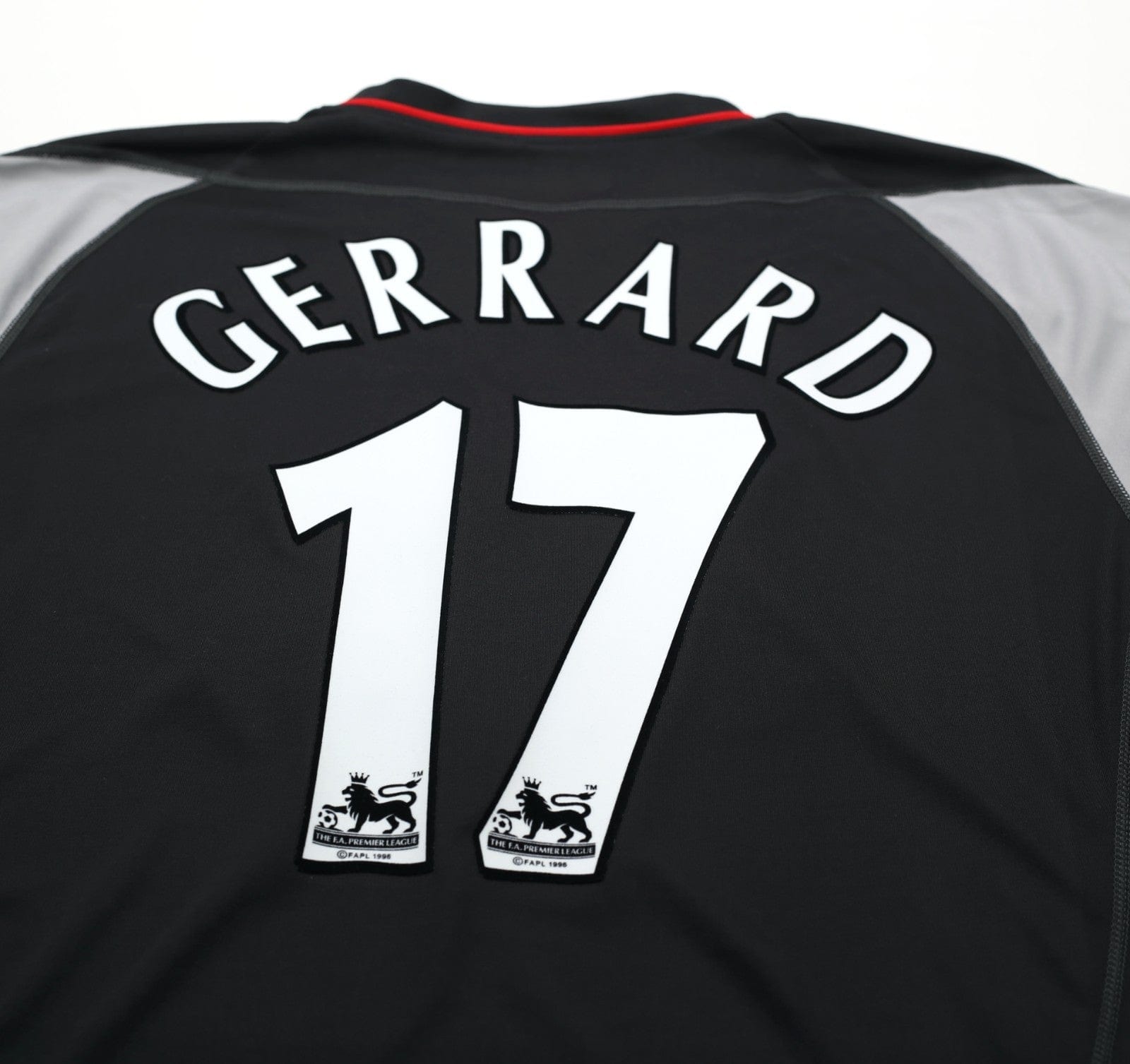 2002/04 GERRARD #17 Liverpool Vintage Reebok Away Football Shirt (M)