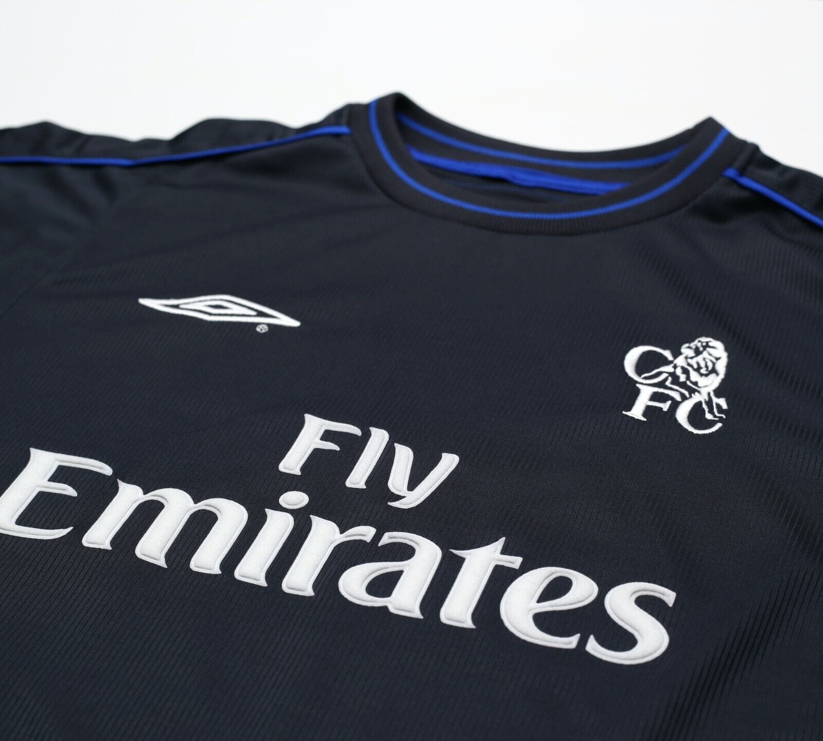 2002/04 ZOLA #25 Chelsea Vintage Umbro Away Football Shirt (L)