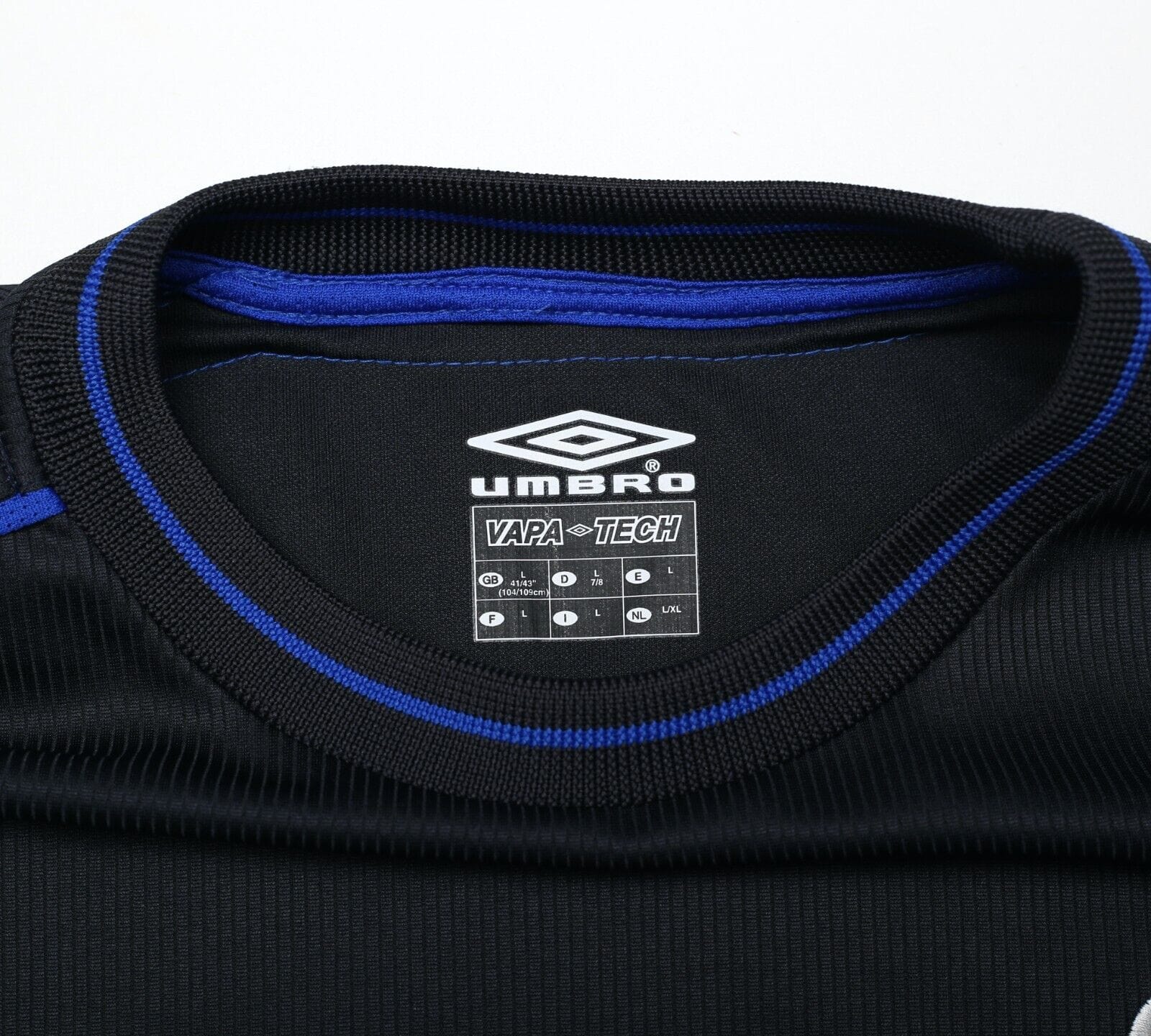 2002/04 ZOLA #25 Chelsea Vintage Umbro Away Football Shirt (L)