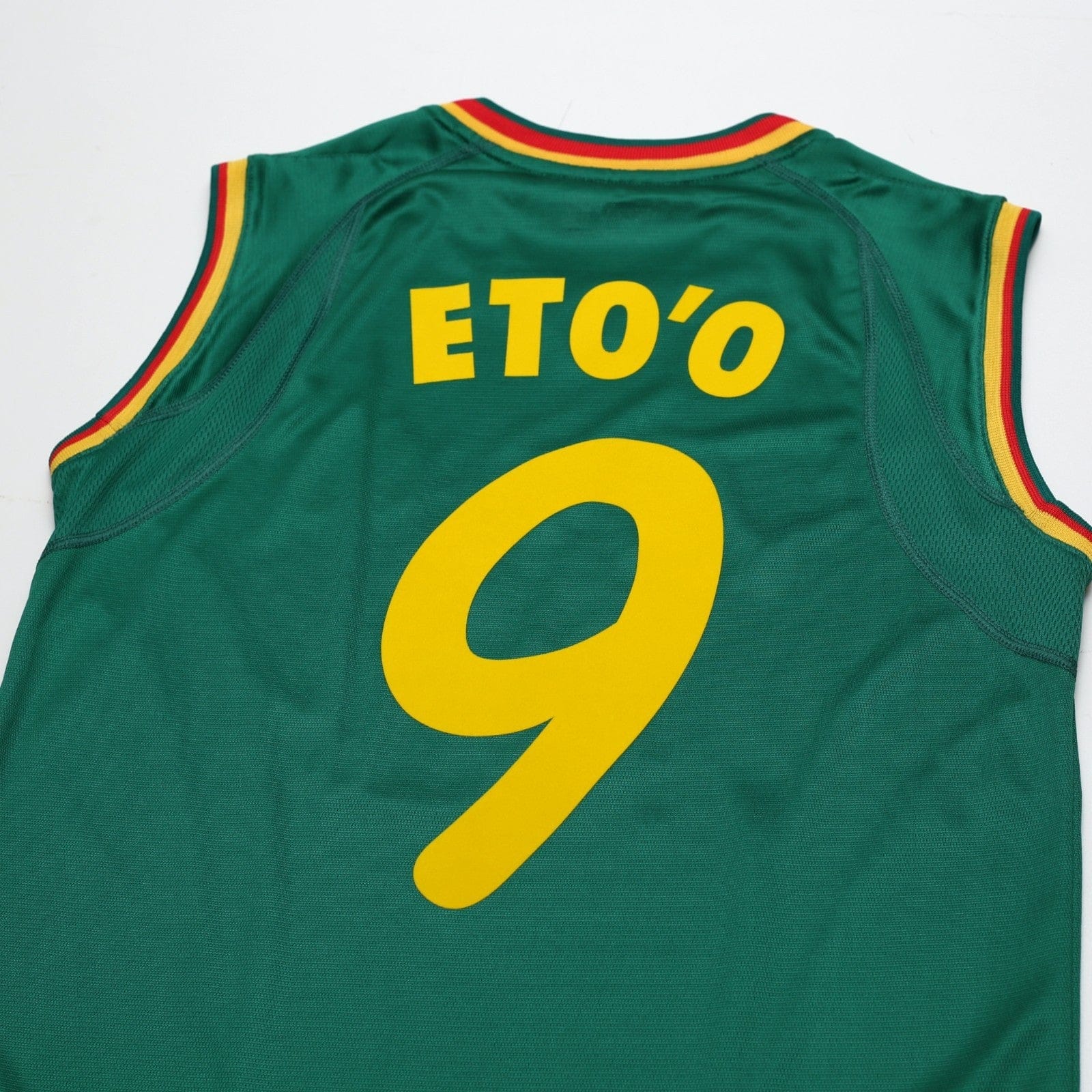 2002 Eto'o #9 Cameroon Vintage PUMA Football Shirt Vest (M) World Cup