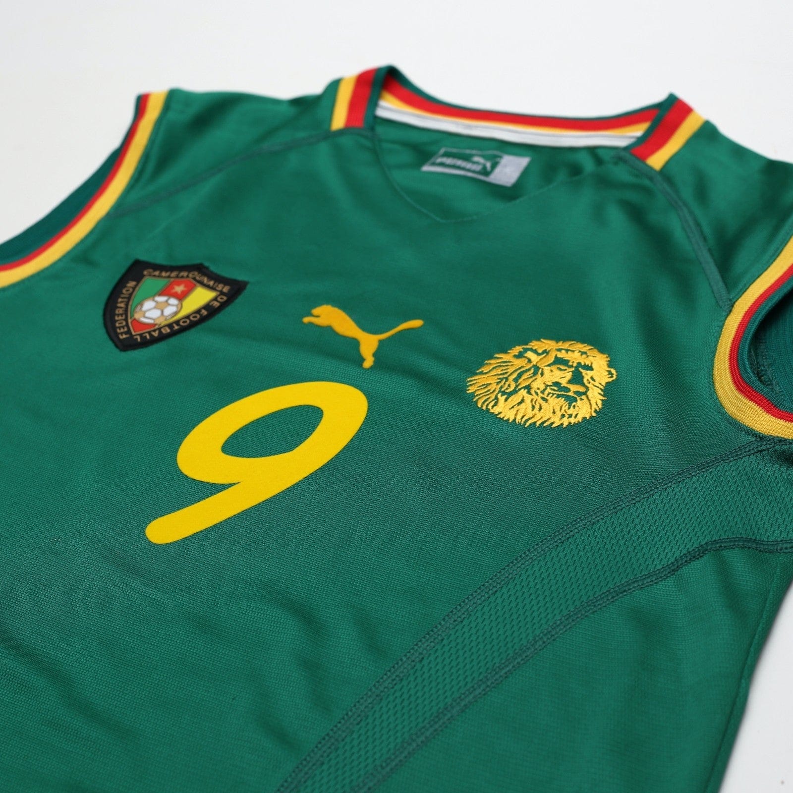 2002 Eto'o #9 Cameroon Vintage PUMA Football Shirt Vest (M) World Cup
