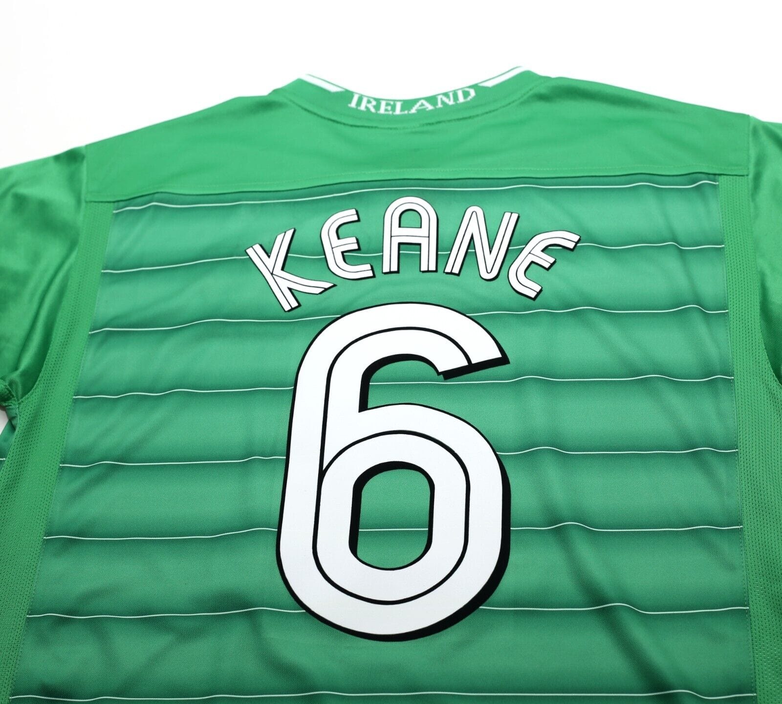 2003/04 KEANE #6 Ireland Vintage Umbro Home Football Shirt (M)