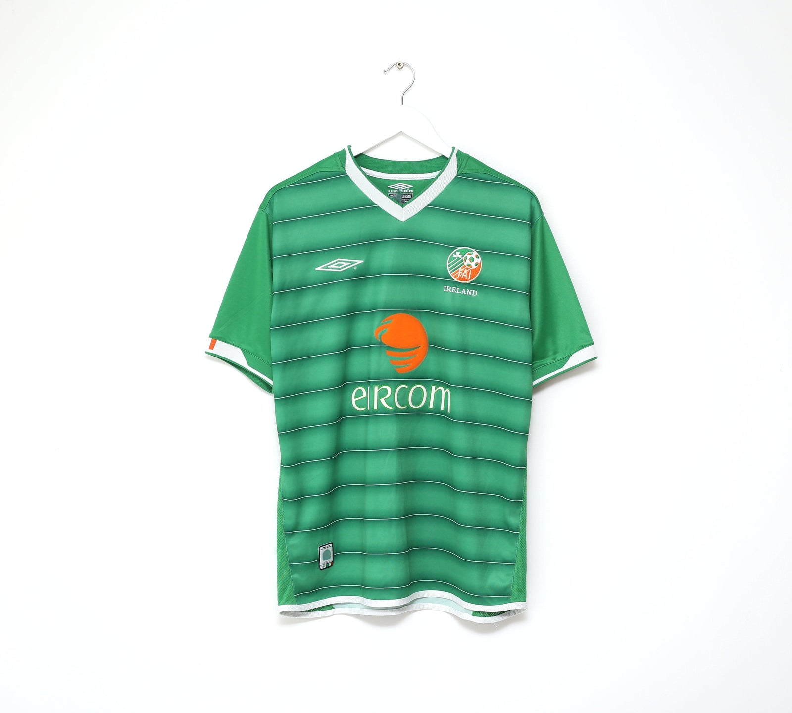 2003/04 KEANE #6 Ireland Vintage Umbro Home Football Shirt (M)