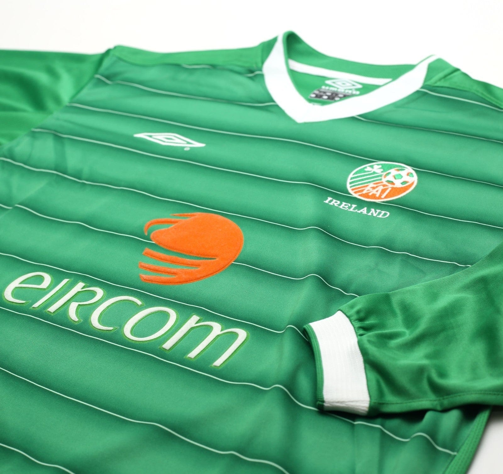 2003/04 KEANE #6 Ireland Vintage Umbro Long Sleeve Home Football Shirt (L)