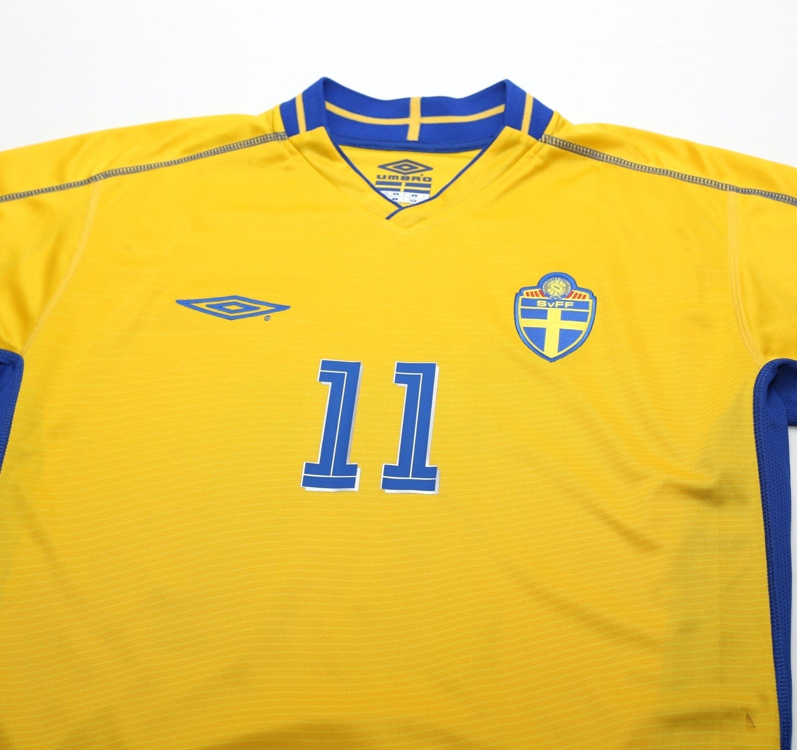 2003/04 LARSSON #11 Sweden Vintage Umbro Home Football Shirt (M) Euro 2004