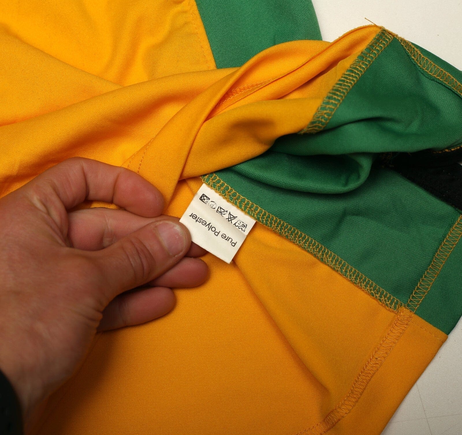 2004/05 ASHTON #36 Norwich City Vintage XARA Home Football Shirt (M)