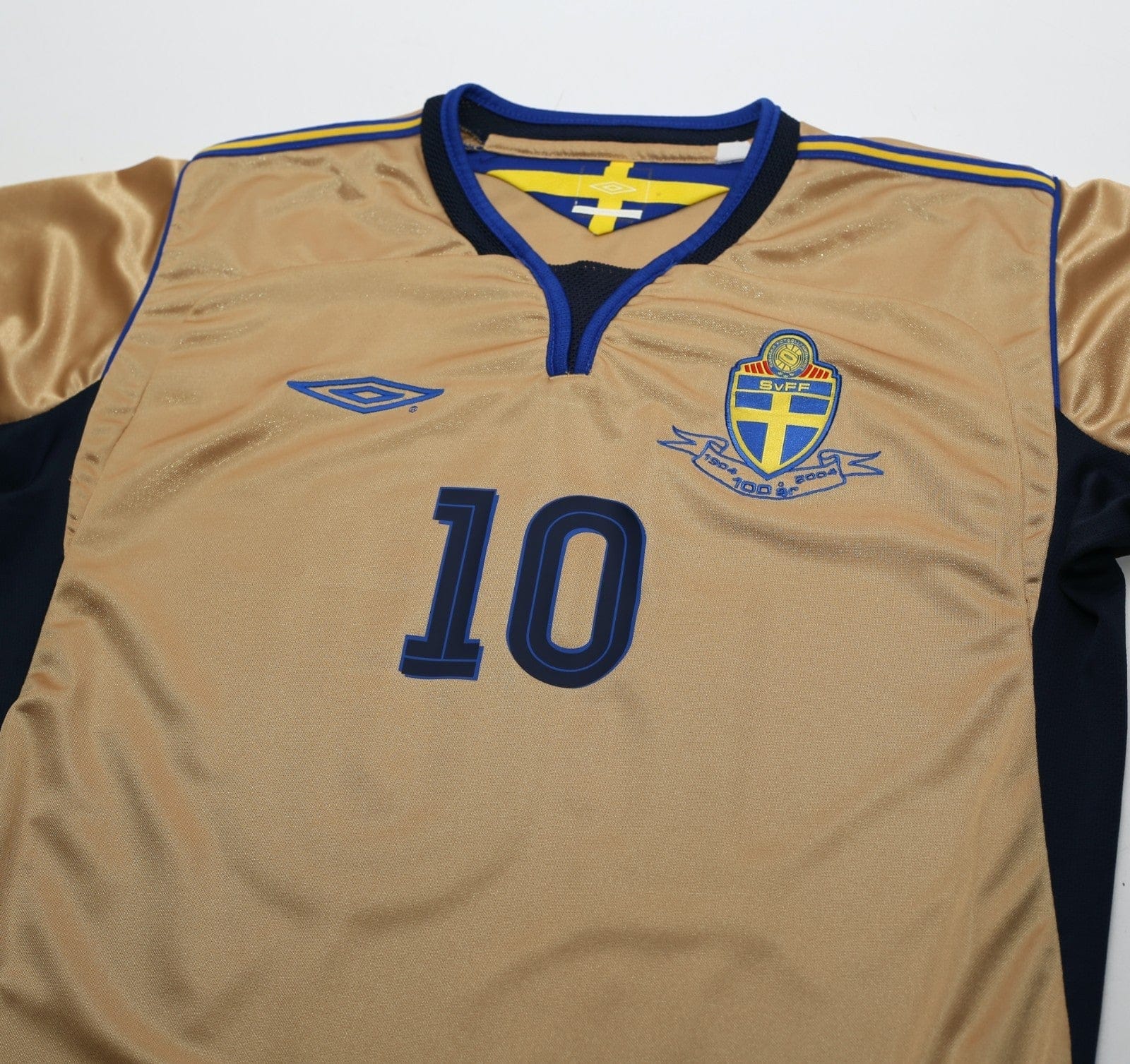2004/05 IBRAHIMOVIC #10 Sweden Vintage Umbro Centenary Football Shirt (M/L)