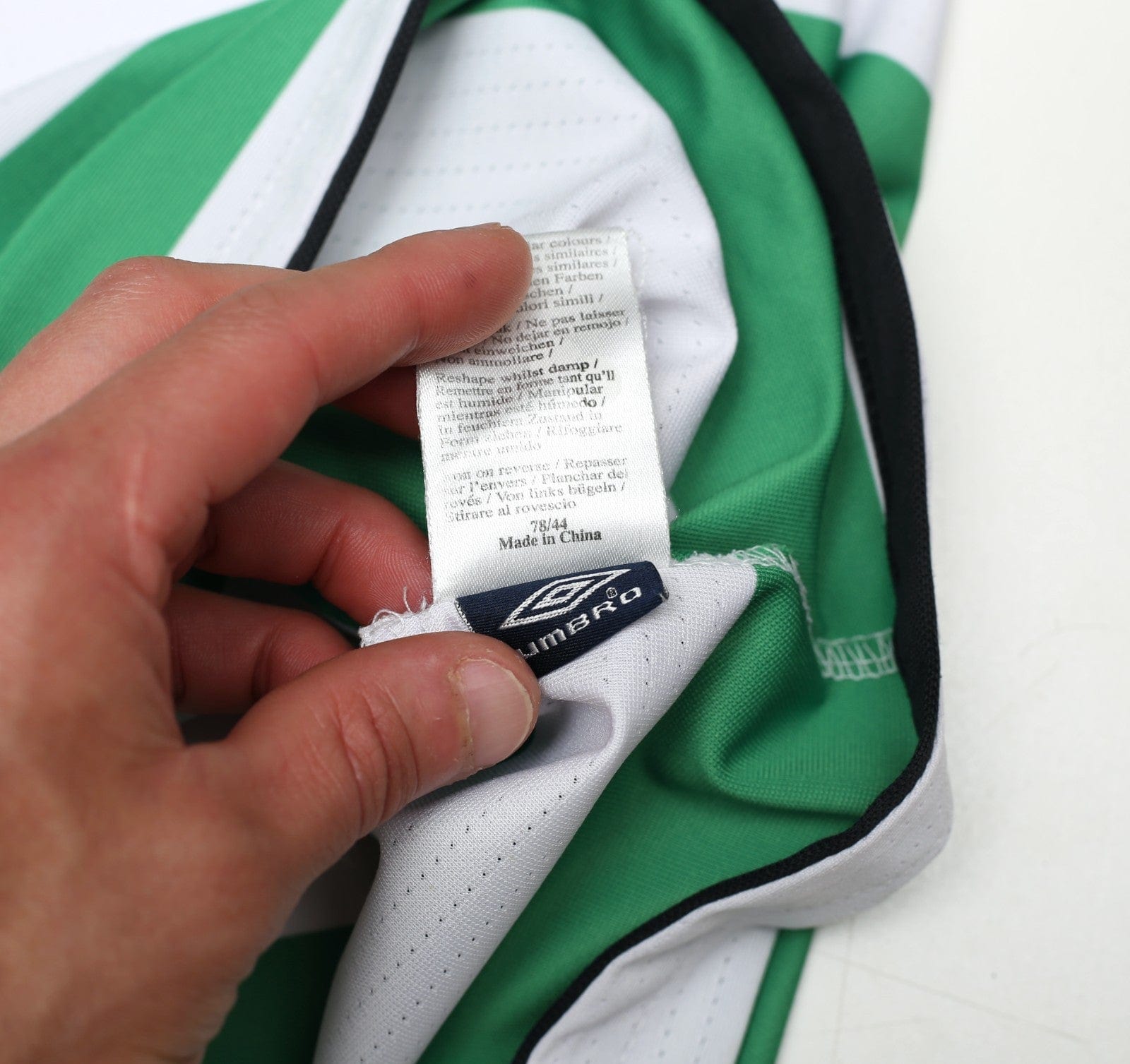 2004/05 LARSSON #7 Celtic Vintage Umbro European Home Football Shirt (M/L)