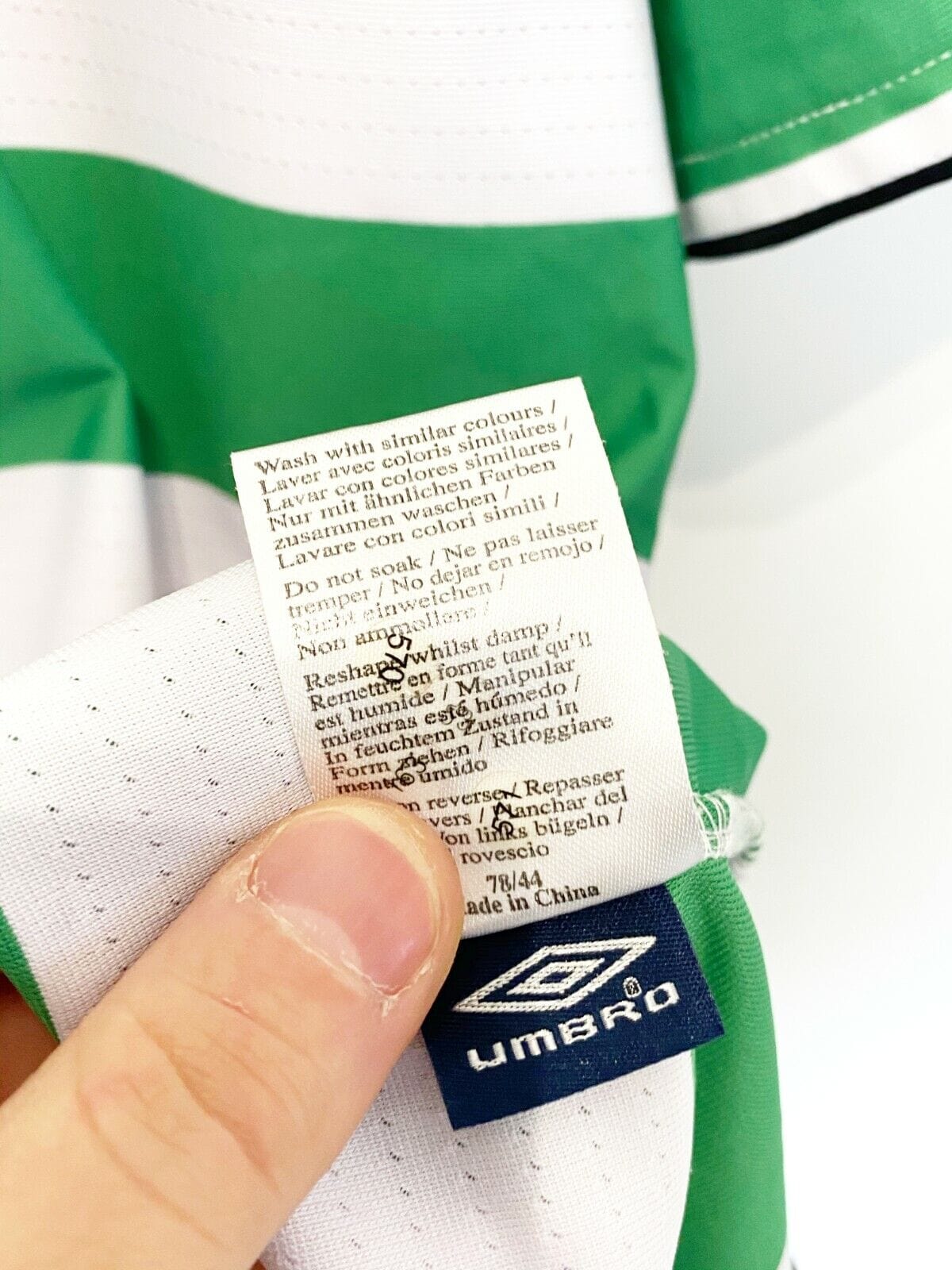 2004/05 PETROV #19 Celtic Vintage Umbro European Football Shirt (XL) Bulgaria