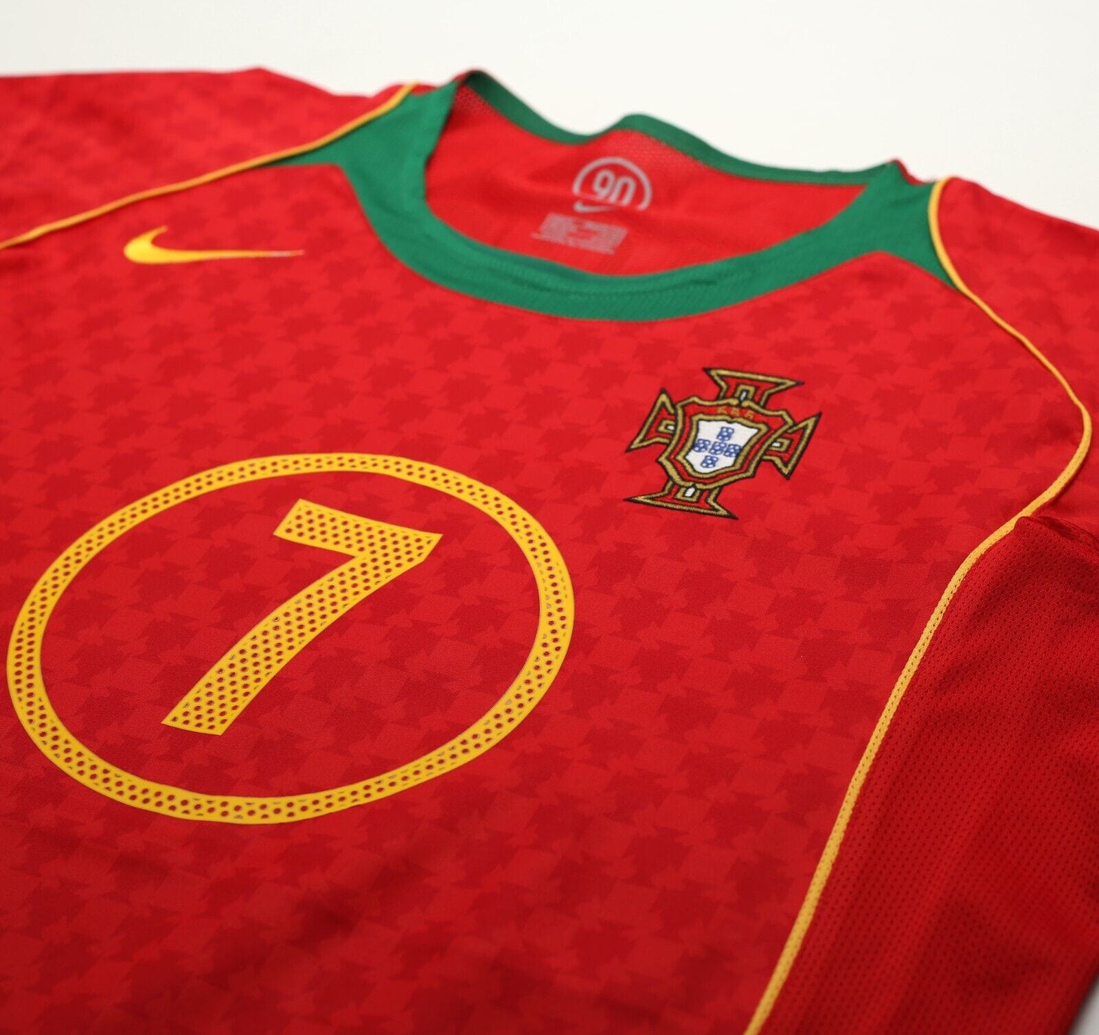 2004/06 FIGO #7 Portugal Vintage Nike Home Football Shirt (S) Euro 2004