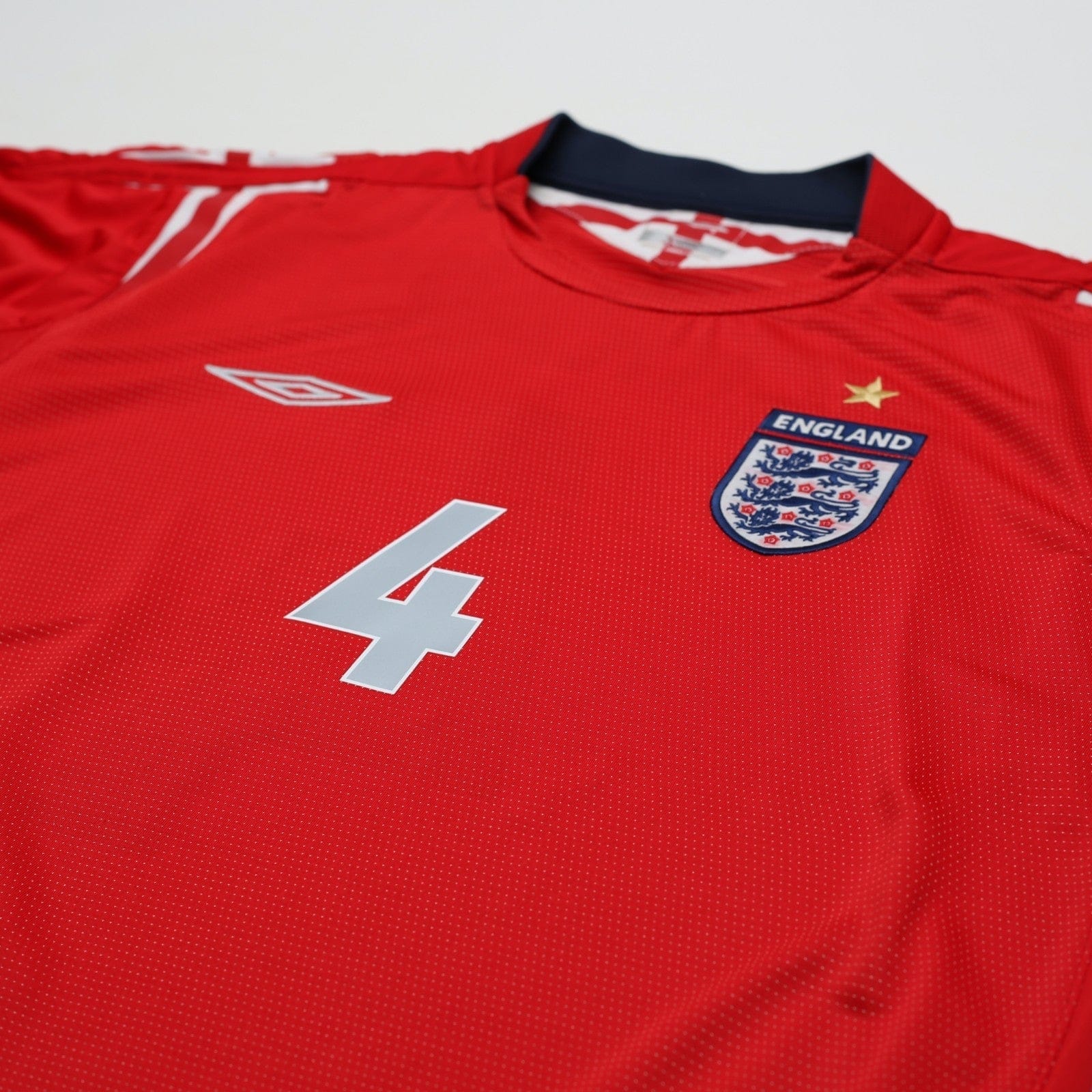 2004/06 Gerrard #4 England Vintage Umbro Away Football Shirt (L) EURO 2004