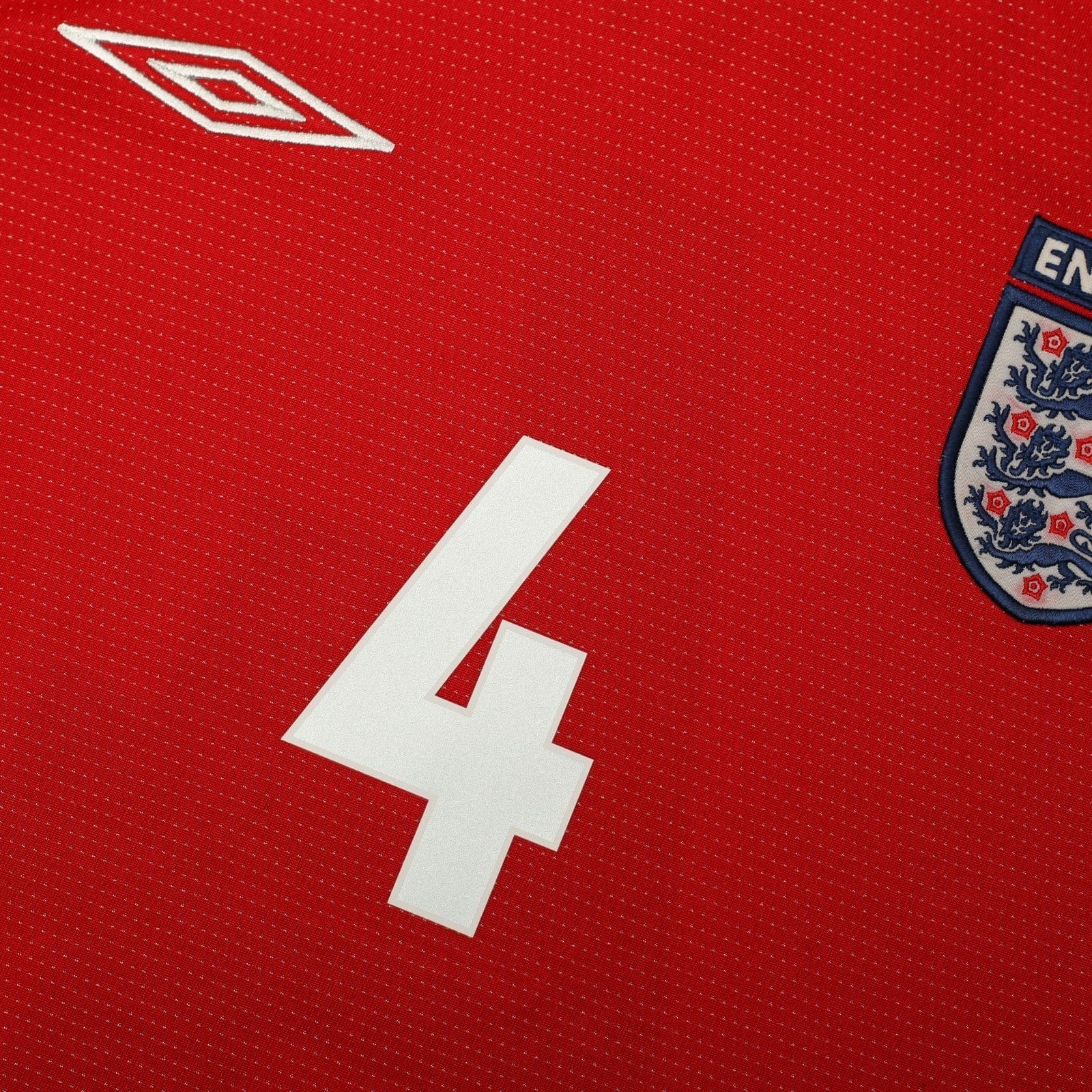 2004/06 Gerrard #4 England Vintage Umbro Away Football Shirt (L) EURO 2004