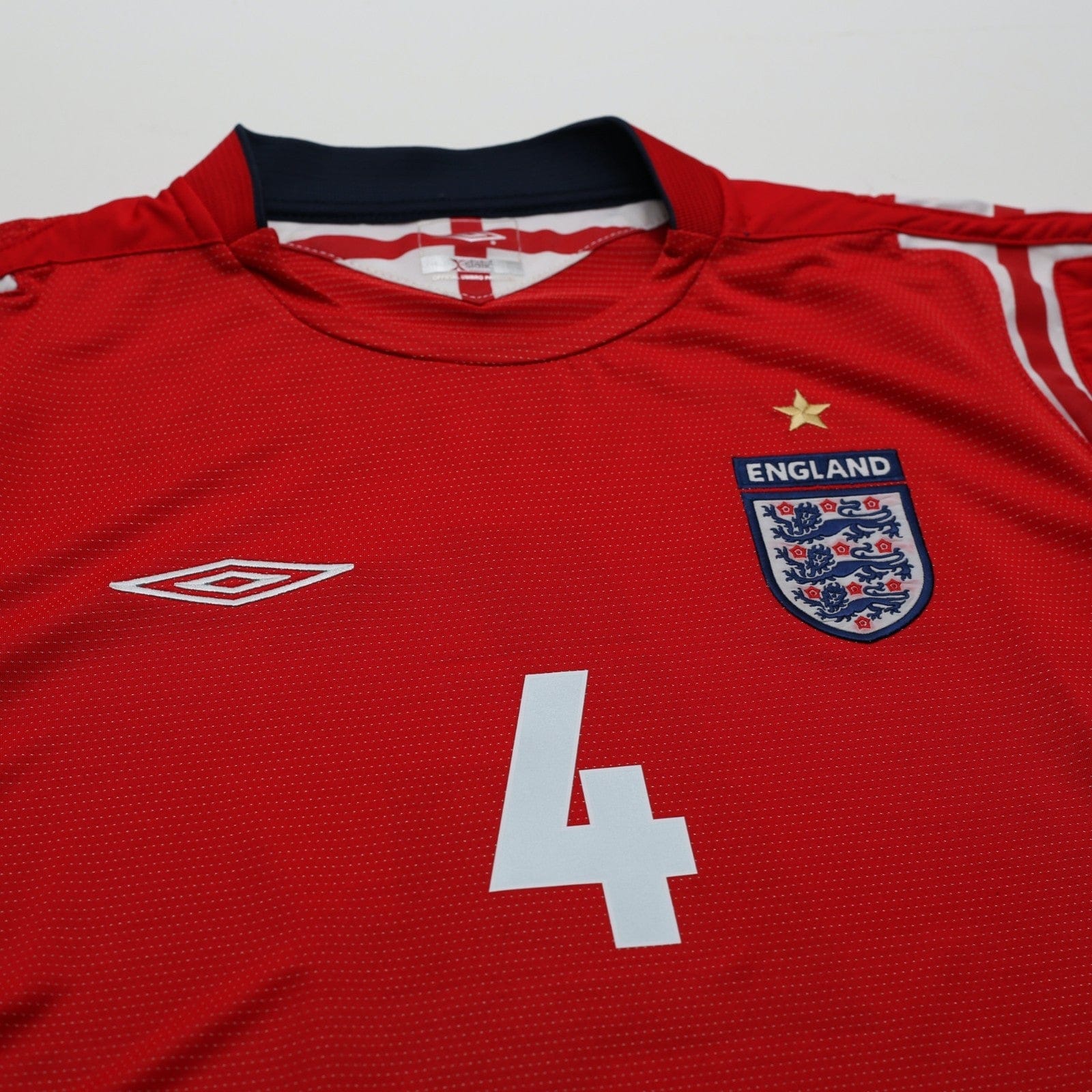 2004/06 Gerrard #4 England Vintage Umbro Away Football Shirt (L) EURO 2004