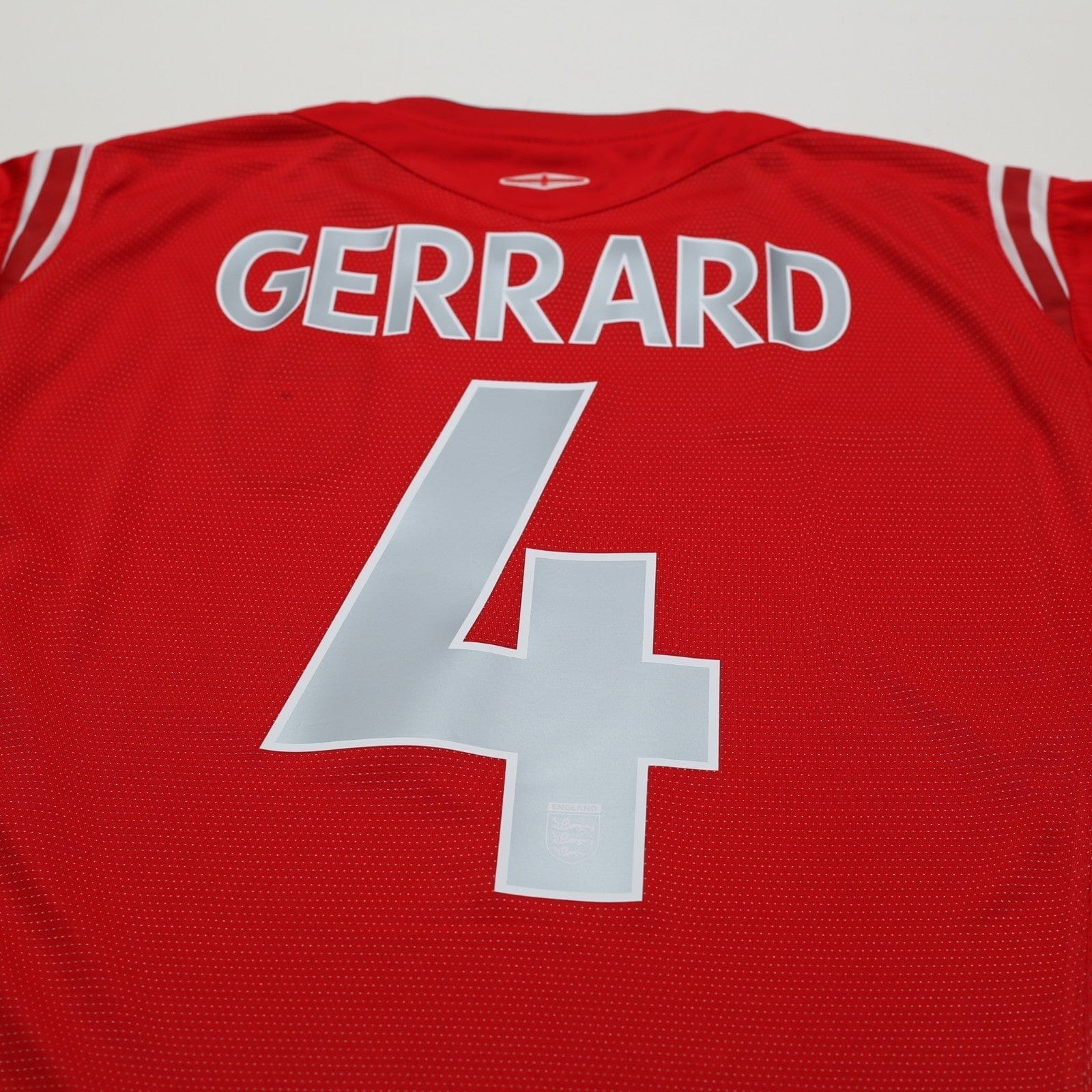 2004/06 Gerrard #4 England Vintage Umbro Away Football Shirt (L) EURO 2004