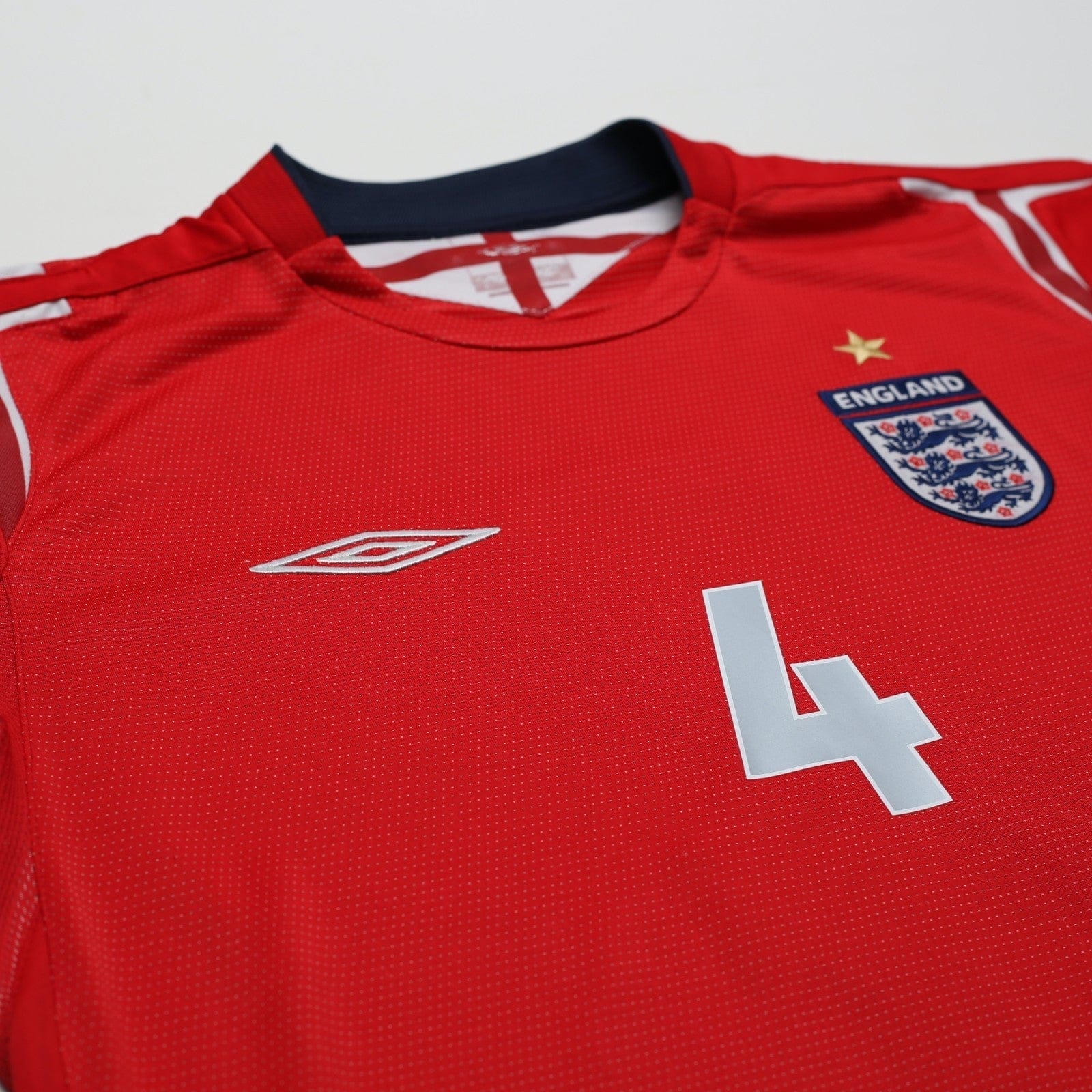 2004/06 Gerrard #4 England Vintage Umbro Away Football Shirt (M) EURO 2004