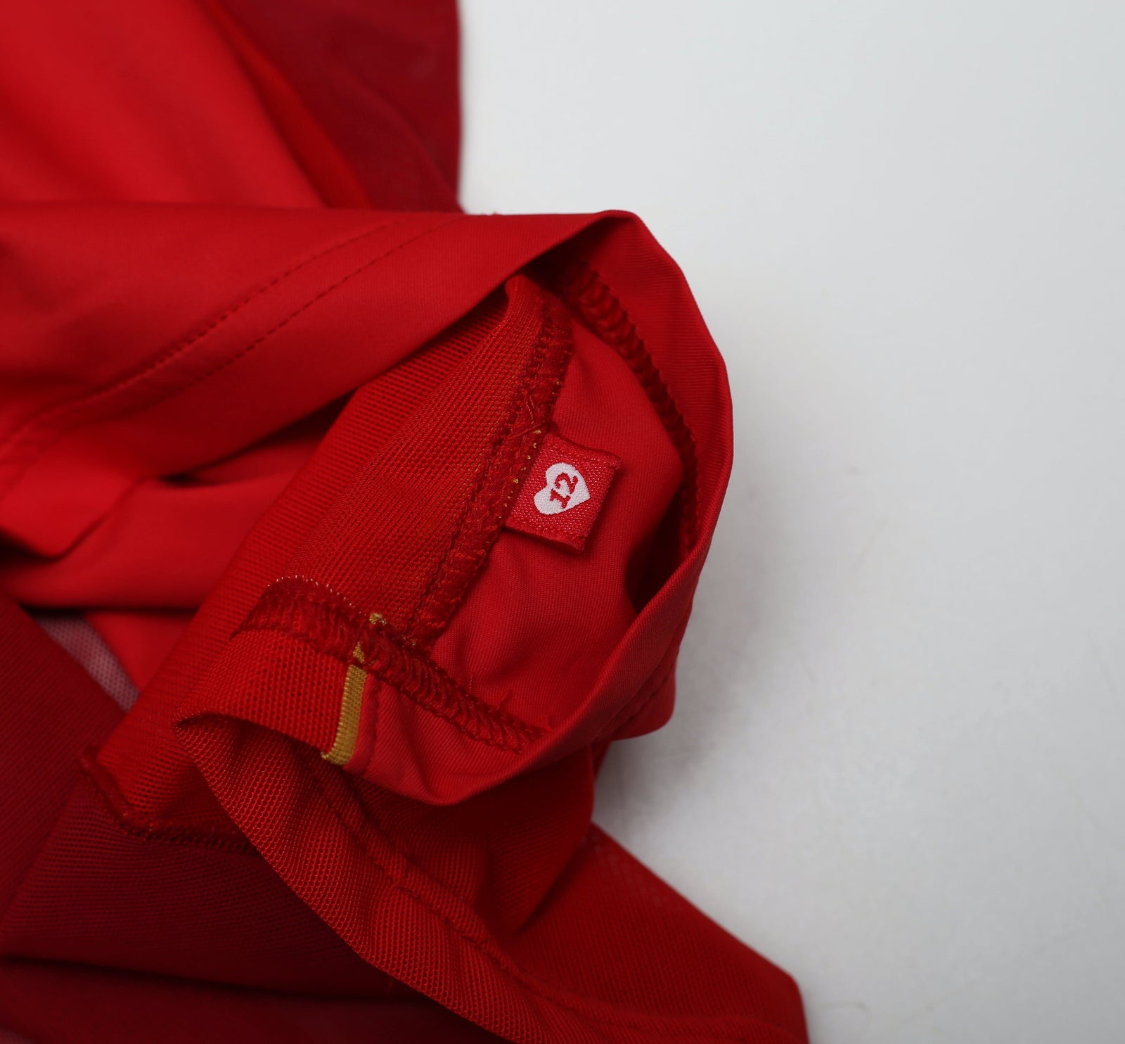 2004 Urawa Red Diamonds Home Shirt (XL)