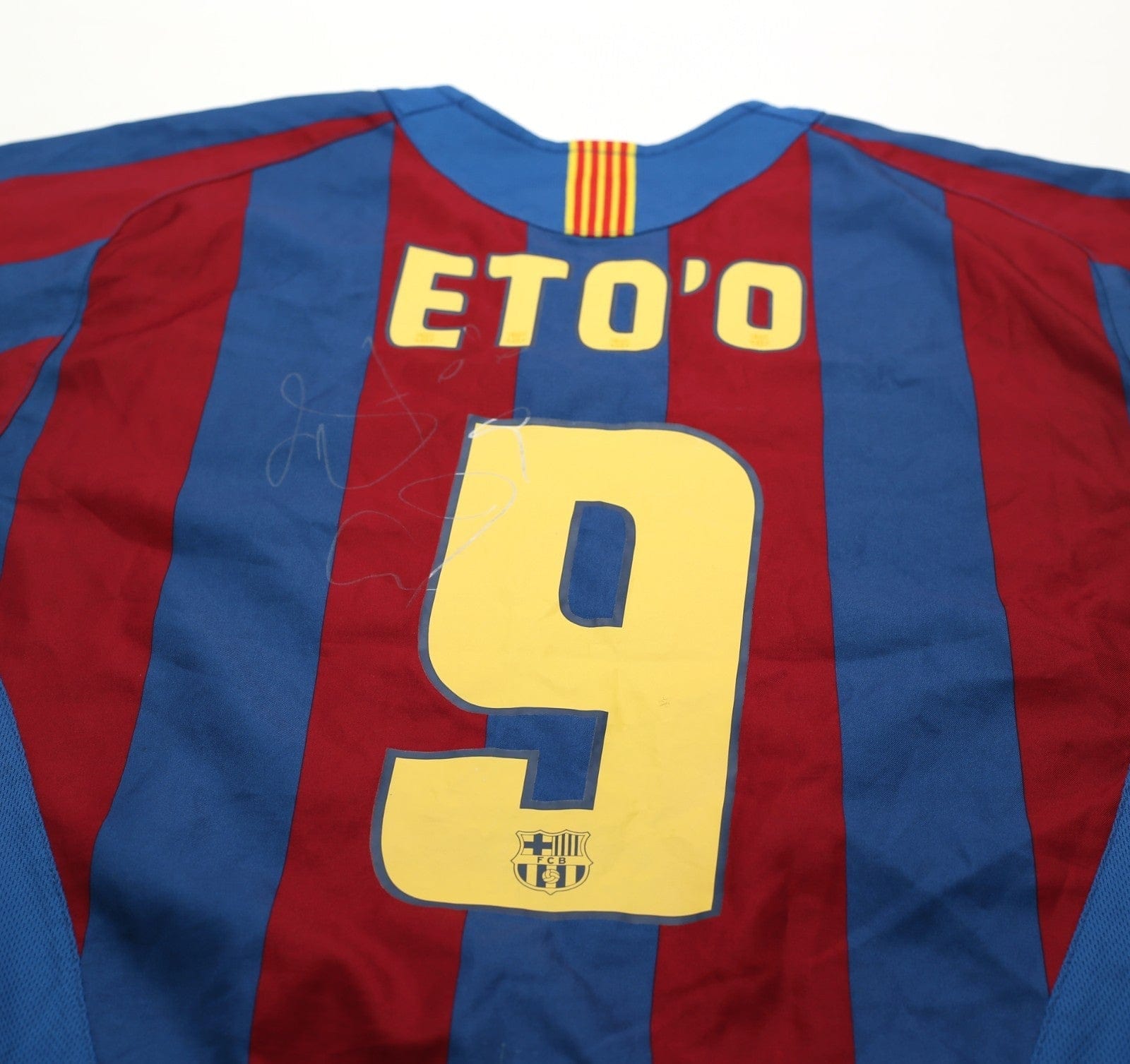 2005/06 ETO'O #9 Barcelona Vintage Nike Home Football Shirt (M) SIGNED