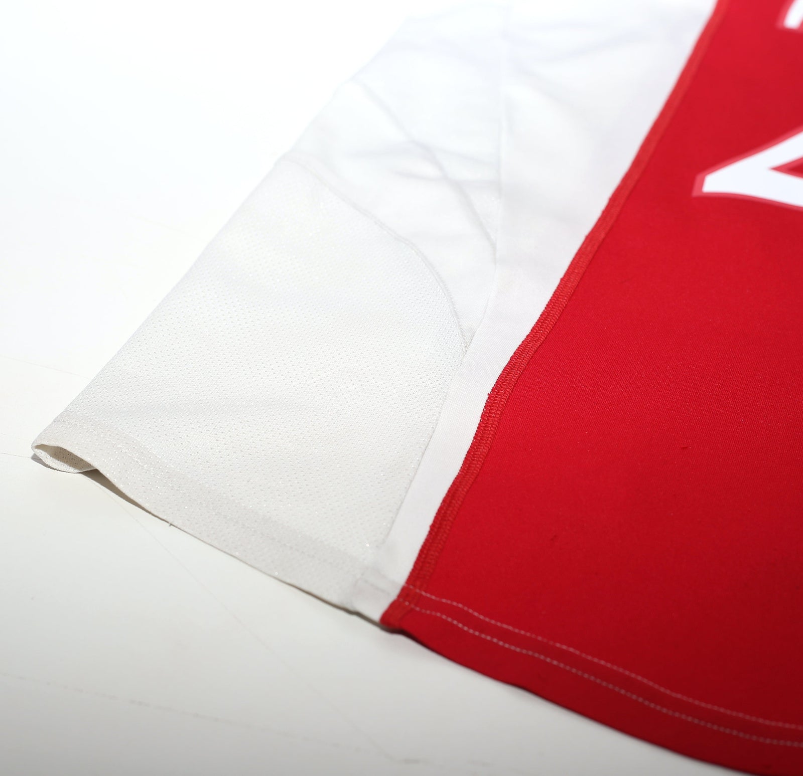 2005/06 HUNTELAAR #25 Ajax Vintage adidas Home Football Shirt (M)