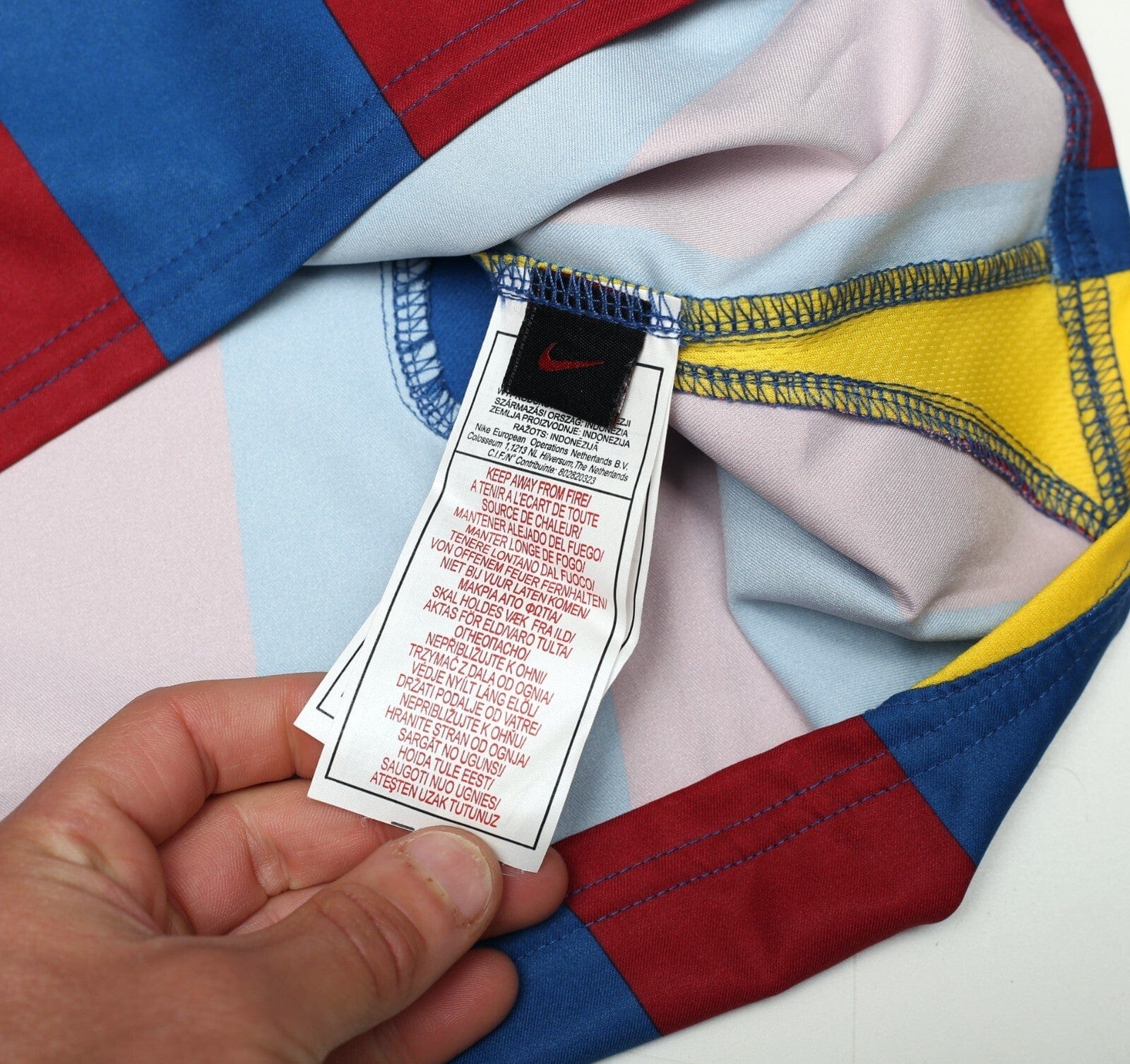 2005/06 RONALDINHO #10 Barcelona Vintage Nike Home Football Shirt (M)