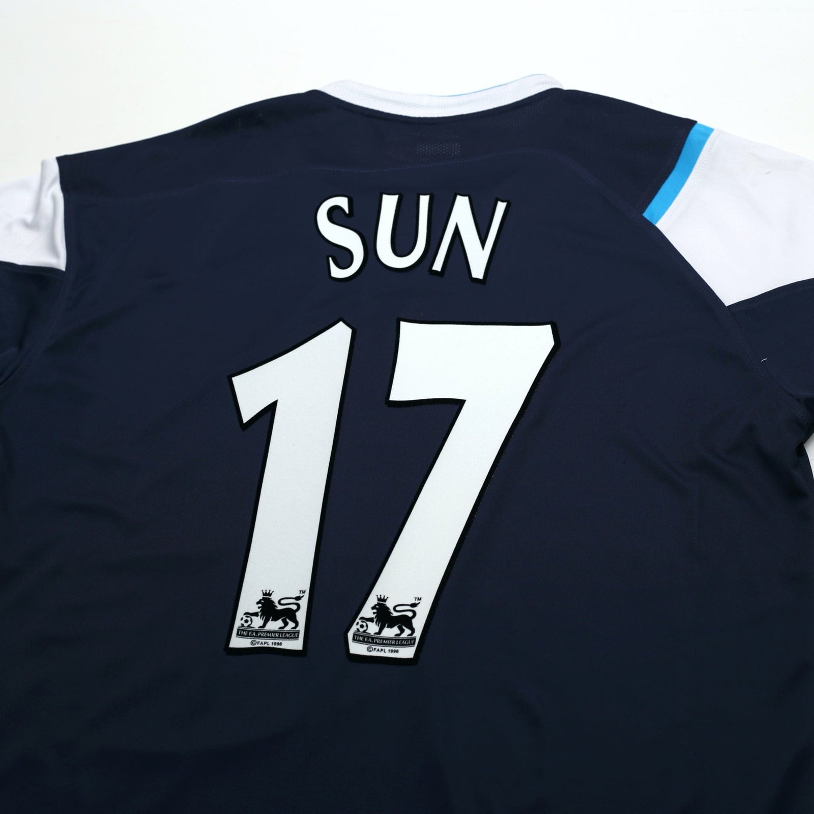 2005/06 Sun Ji Hai #17 Manchester City Vintage Reebok Away LS Football Shirt (M)