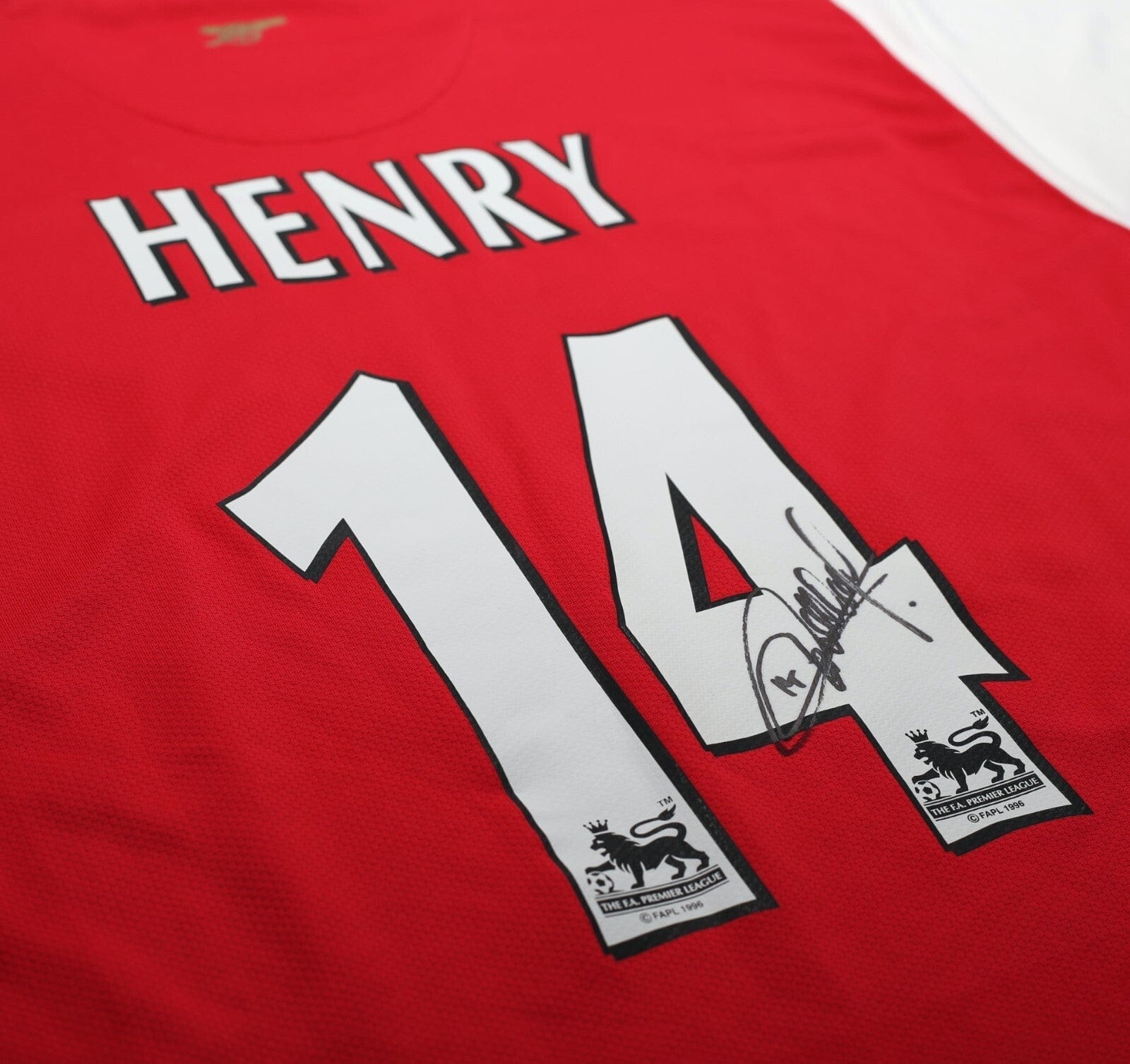2006/07 HENRY #14 Arsenal Vintage Nike Home Football Shirt (M) SIGNED