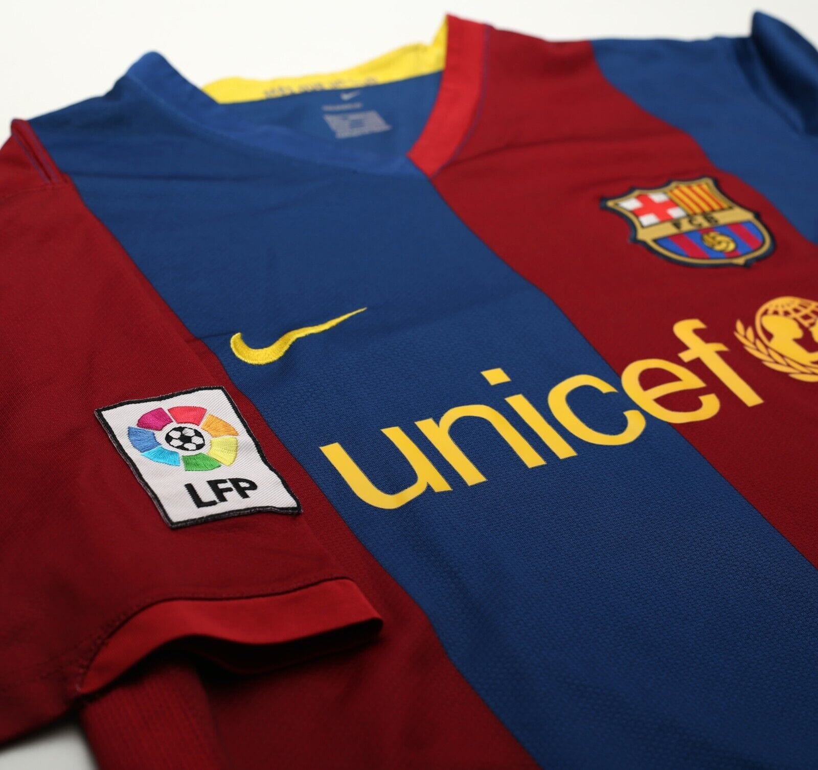 2006/07 XAVI #6 Barcelona Vintage Nike Home Football Shirt (L)