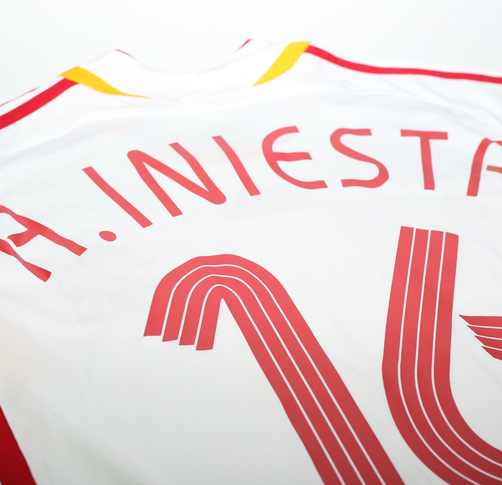 2006/08 A. INIESTA #16 Spain Vintage adidas Away Football Shirt (L)